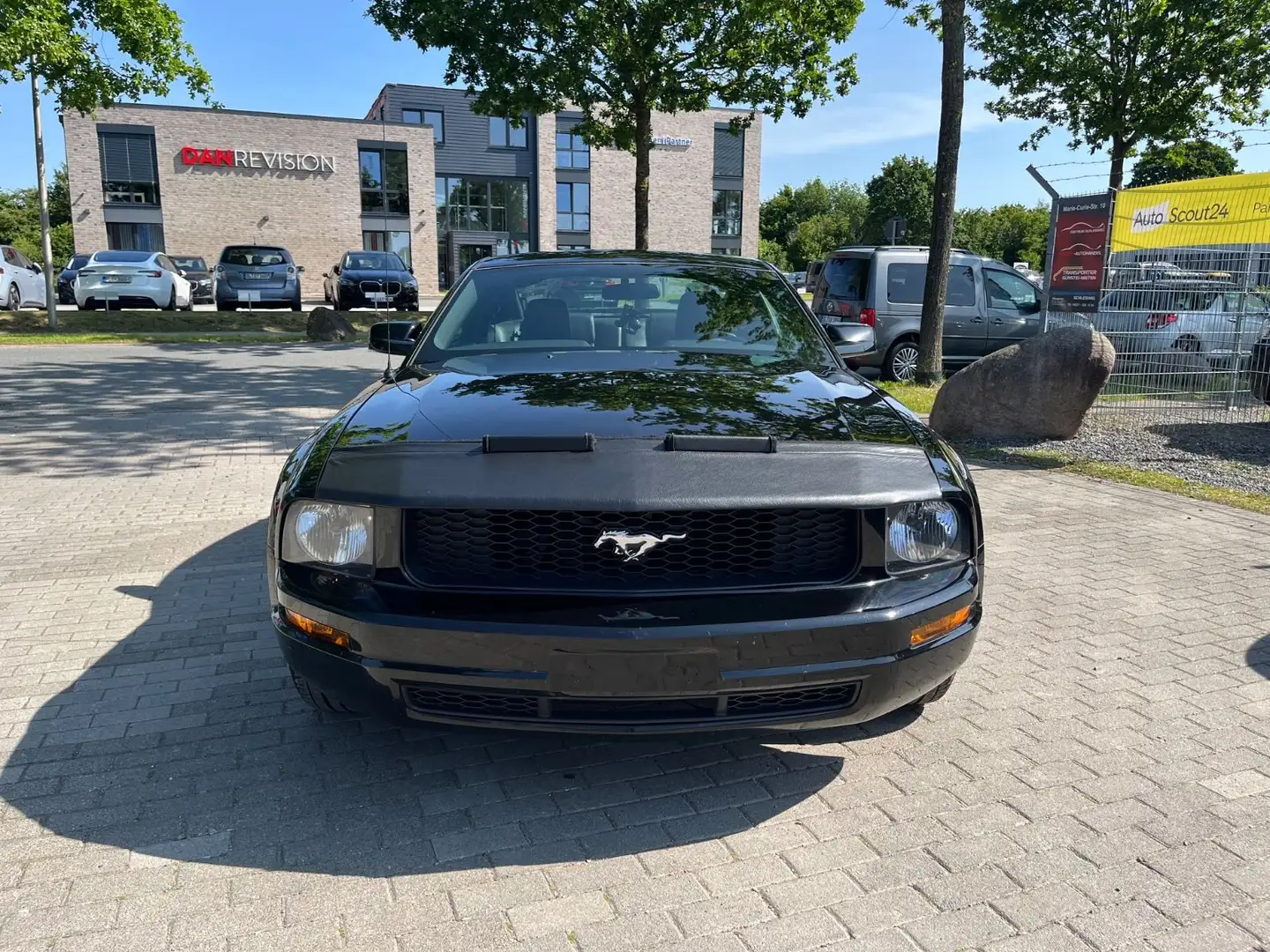 Ford Mustang 4.0 V6 Coupe Vollleder Temp Radio Klima Schwarz - 2