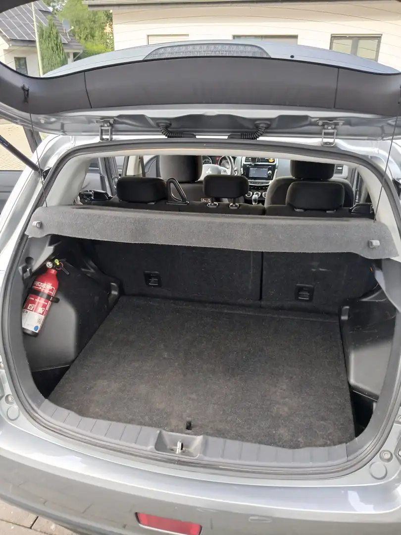 Mitsubishi ASX ASX 1.8 DI-D 4WD Comfort Edition Grau - 2