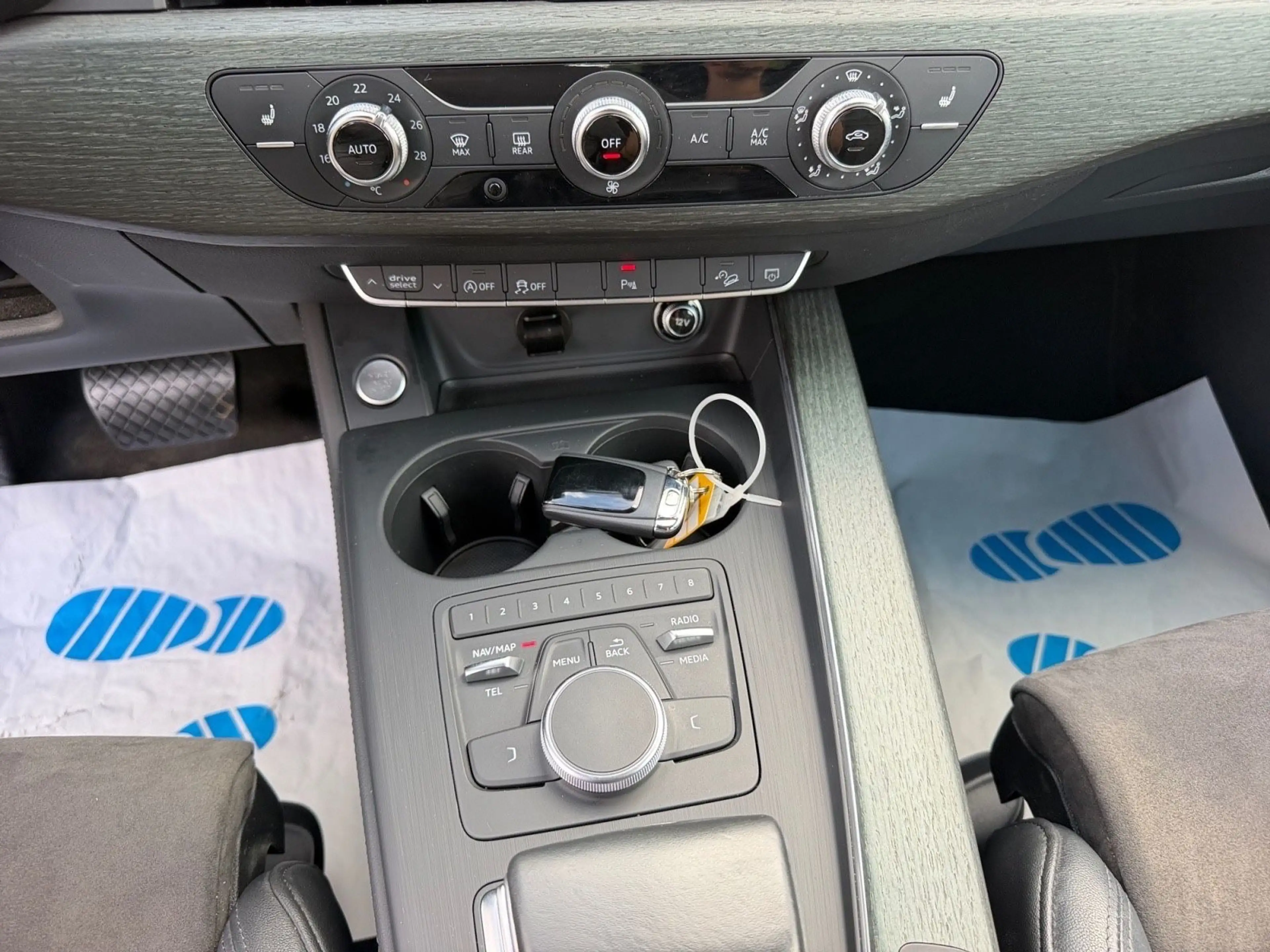 Audi A4 allroad quattro Xenon Navi Leder Standheizung — photo 15