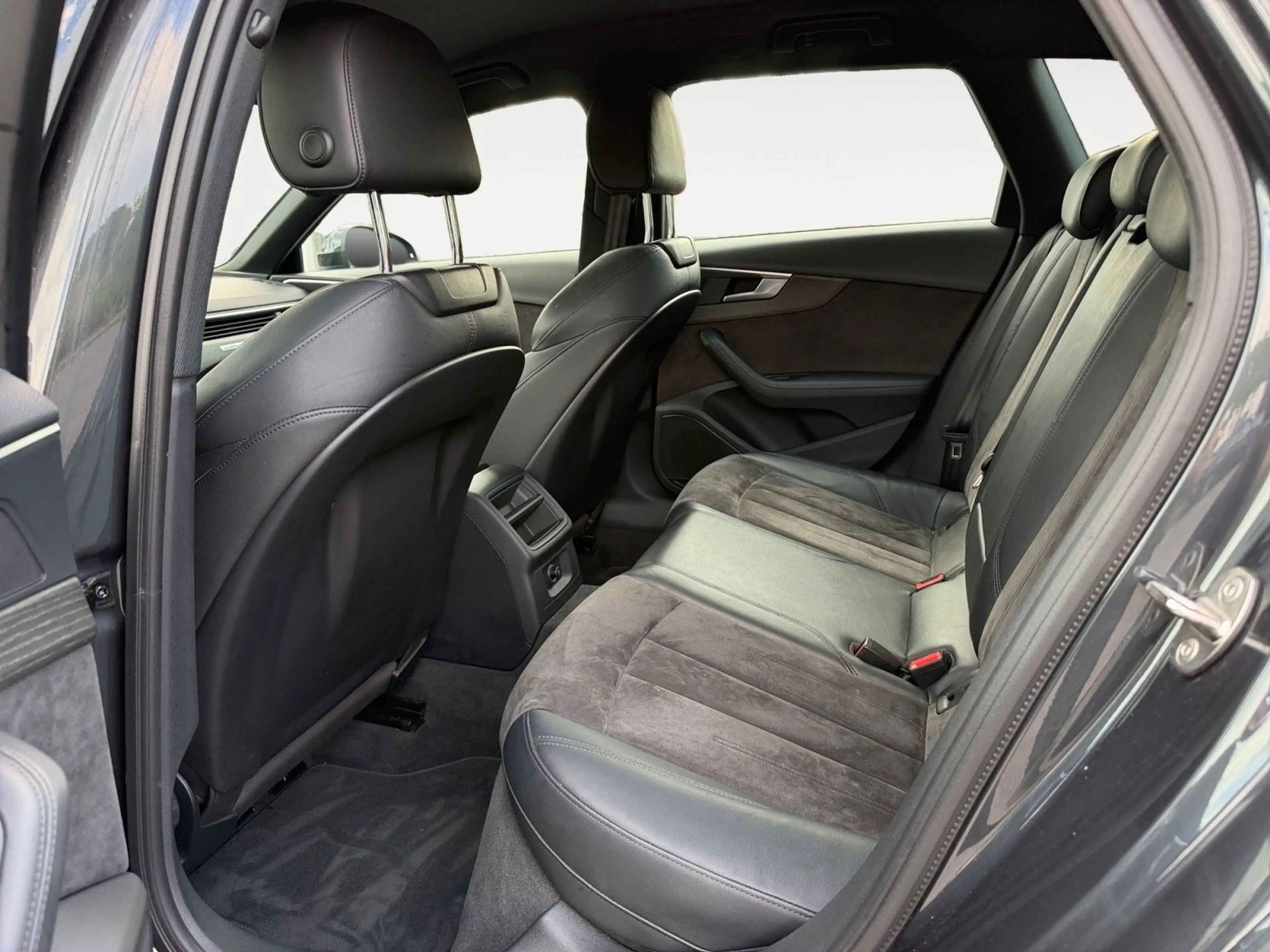 Audi A4 allroad quattro Xenon Navi Leder Standheizung — photo 11