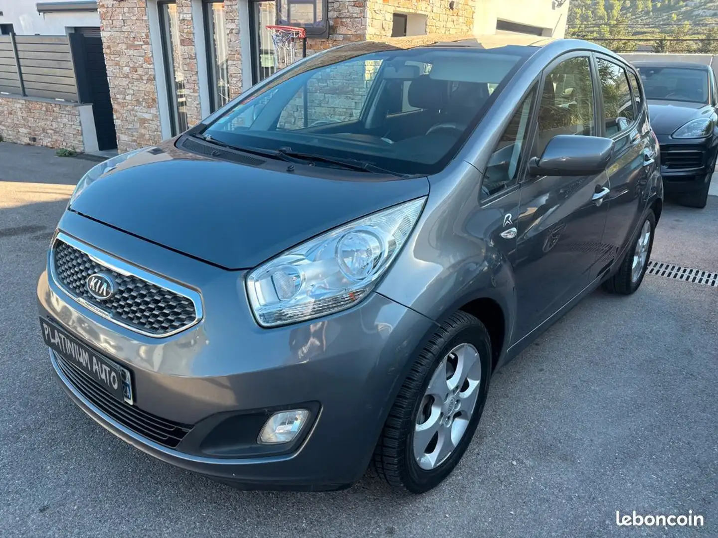 Kia Venga 1.6 CRDI 115 Premium Gris - 1