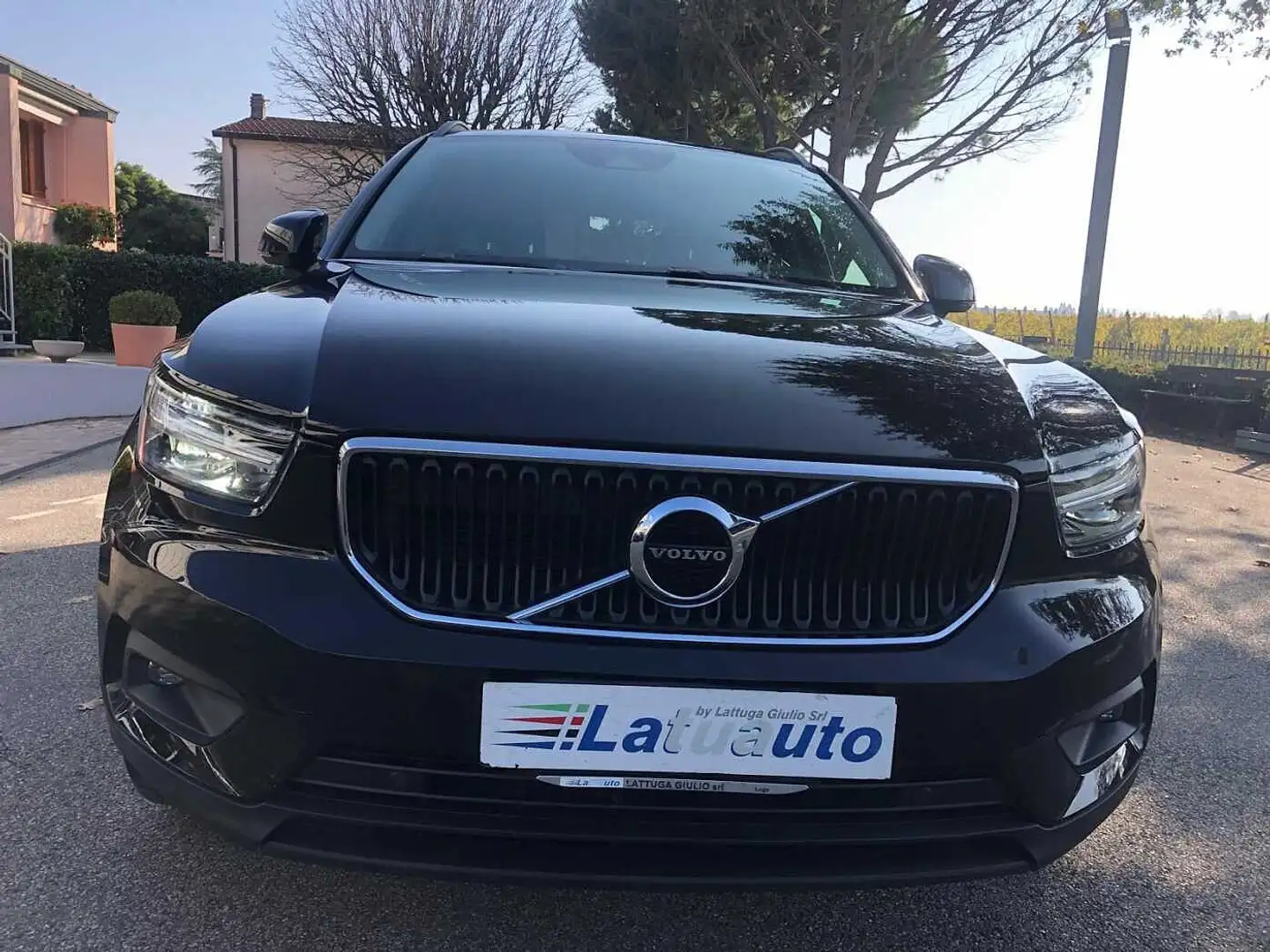 Volvo XC40 (2017-) D3 AWD Geartronic Momentum Core Noir - 2