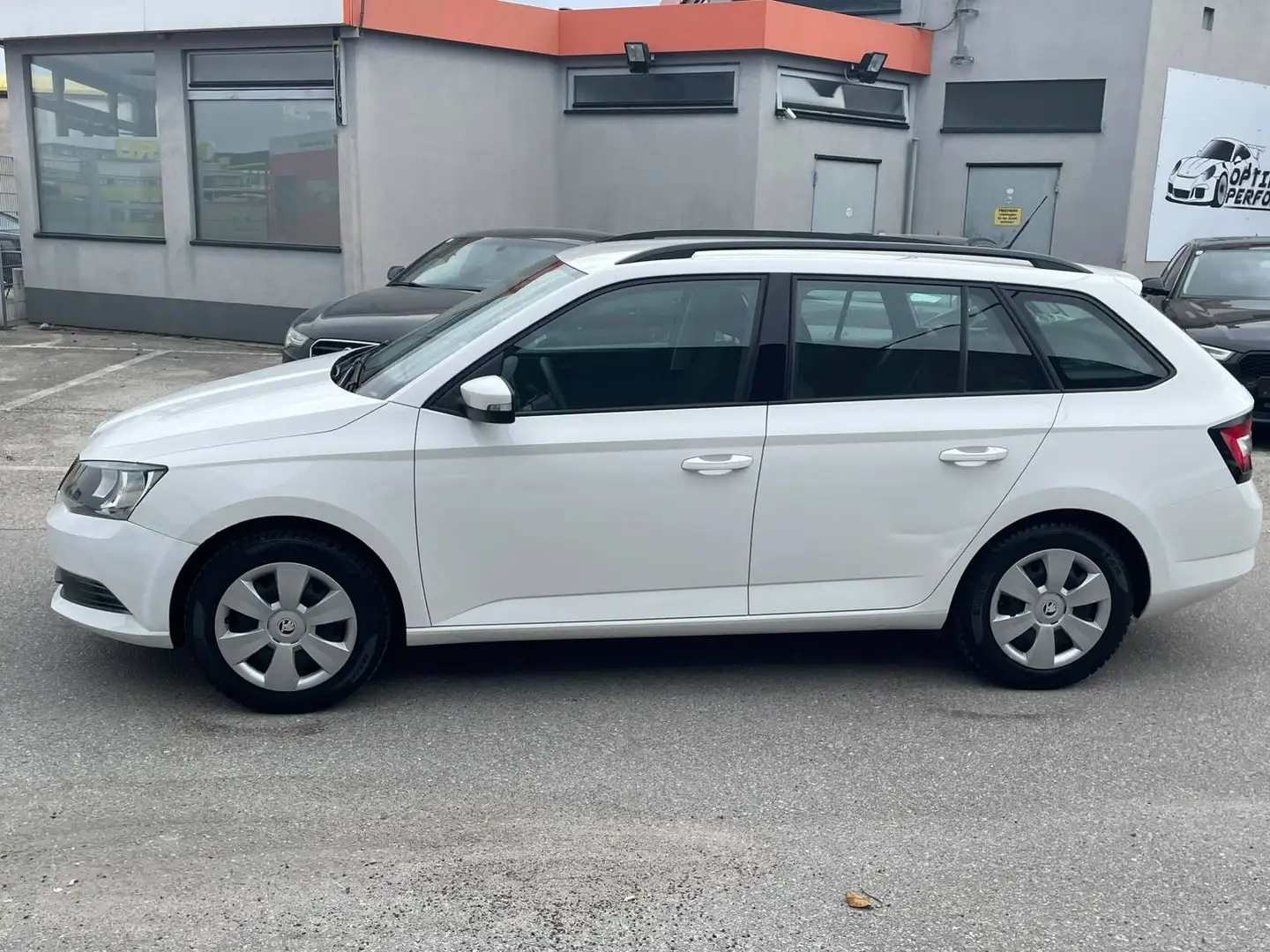 Skoda Fabia Active 1,0 neues Pickerl Weiß - 2