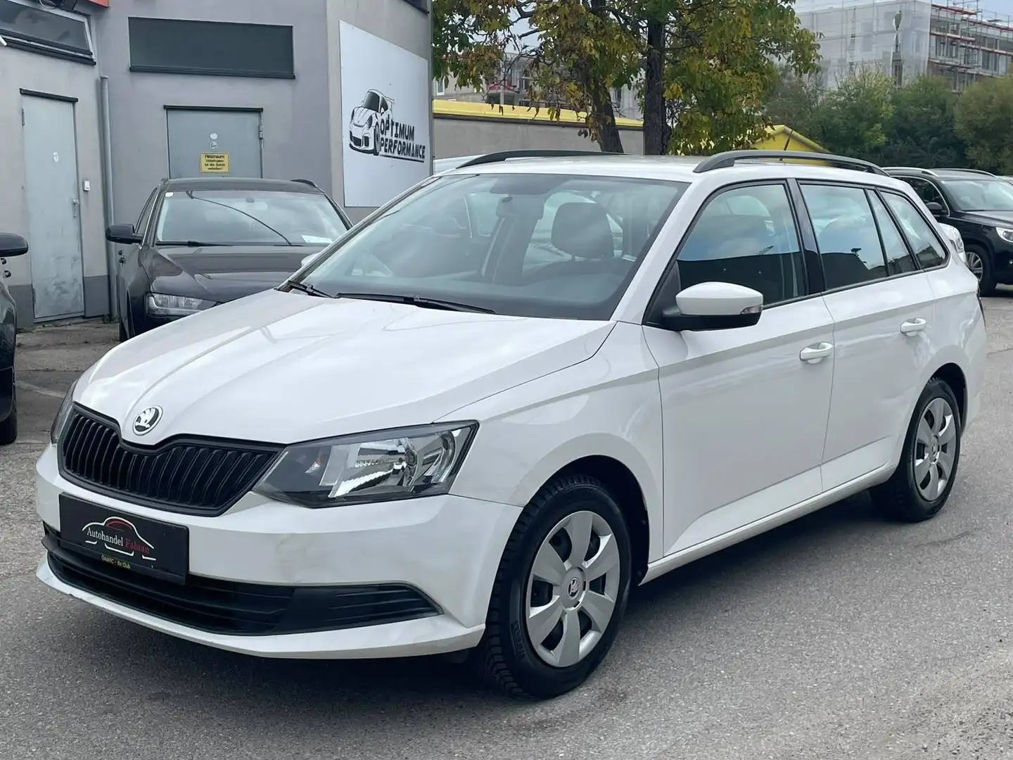 Skoda Fabia Active 1,0 neues Pickerl Weiß - 1