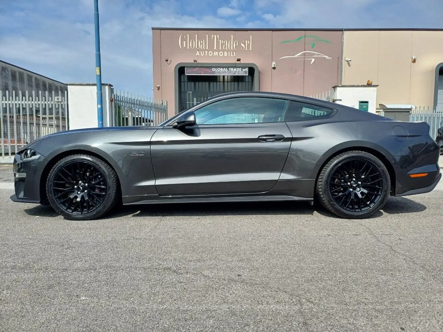 Ford Mustang Fastback 5.0 V8 Ti-VCT aut. GT Unico Proprietario! Grijs - 2