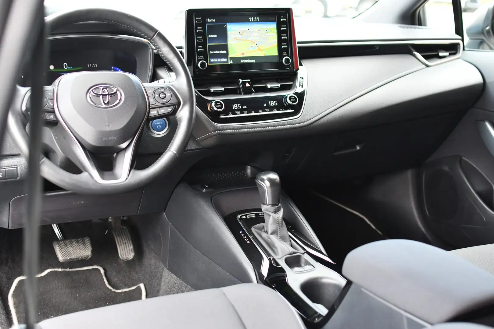 Toyota Corolla 1.8 Hybrid Style Limited Automaat 122pk | Stoel- & Wit - 2