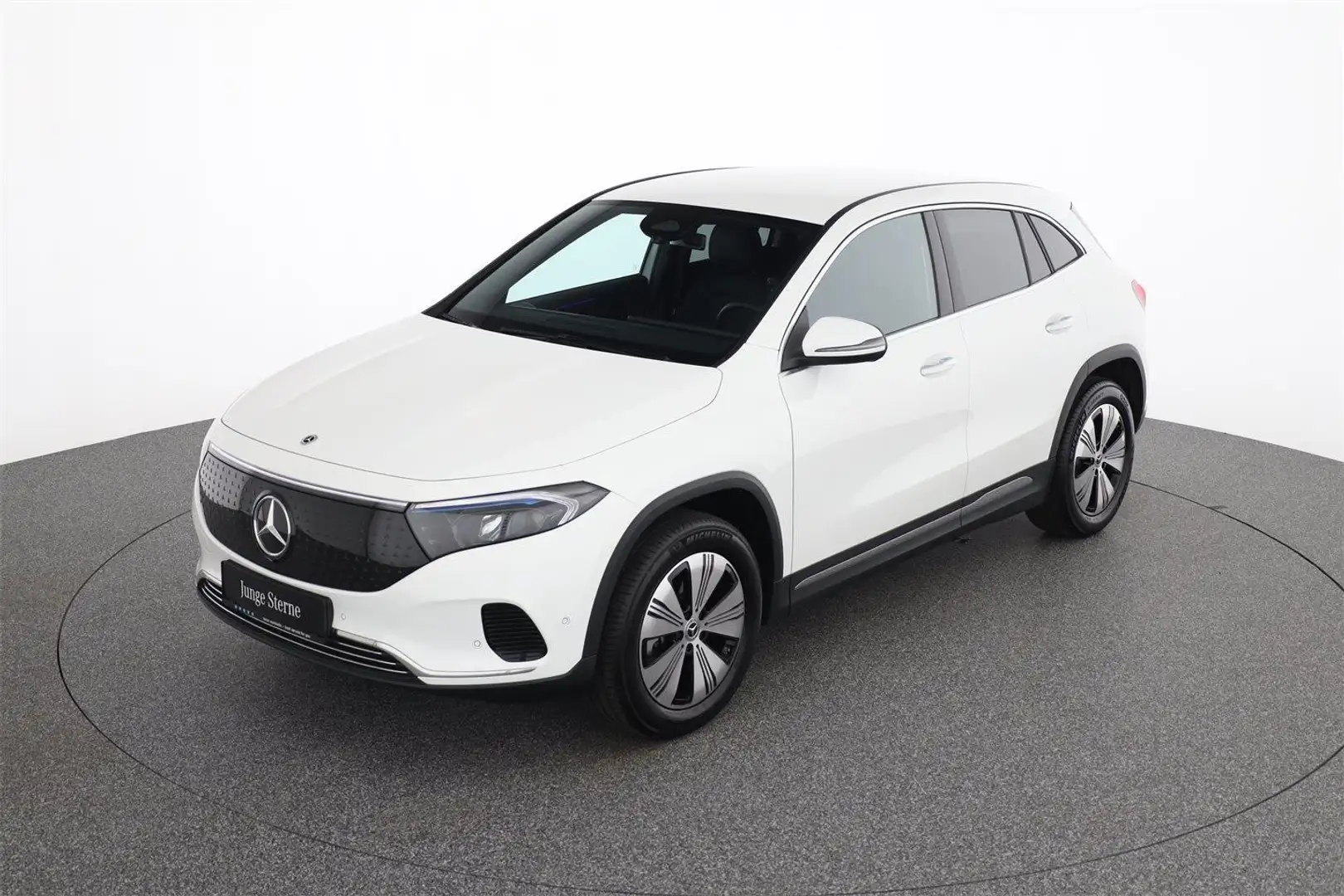 Mercedes-Benz EQA 250 + Distronic Winterpaket Weiß - 2