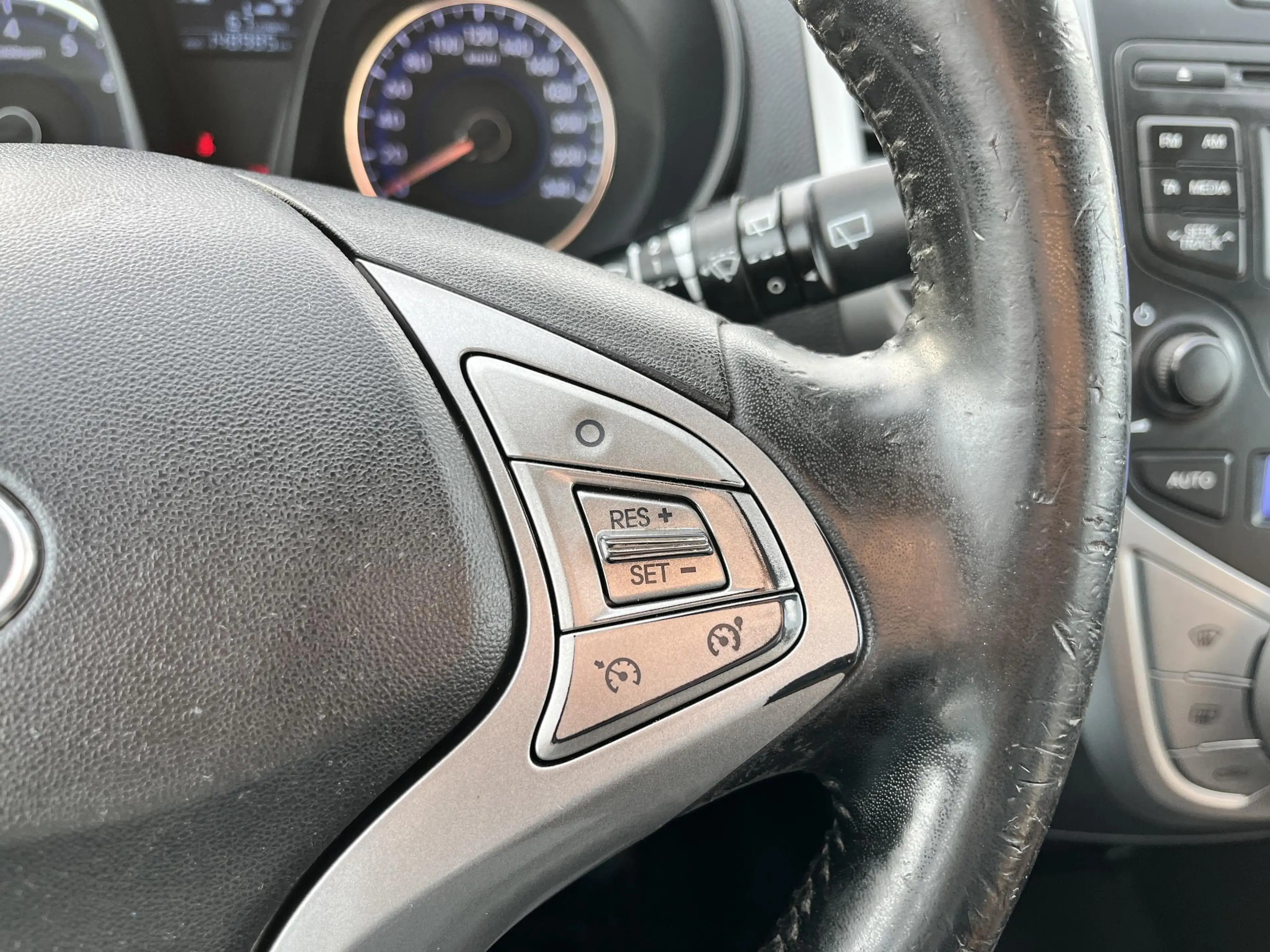 Hyundai iX20 1.6i i-Vision Clima, cruise, leder, trekhaak — photo 30