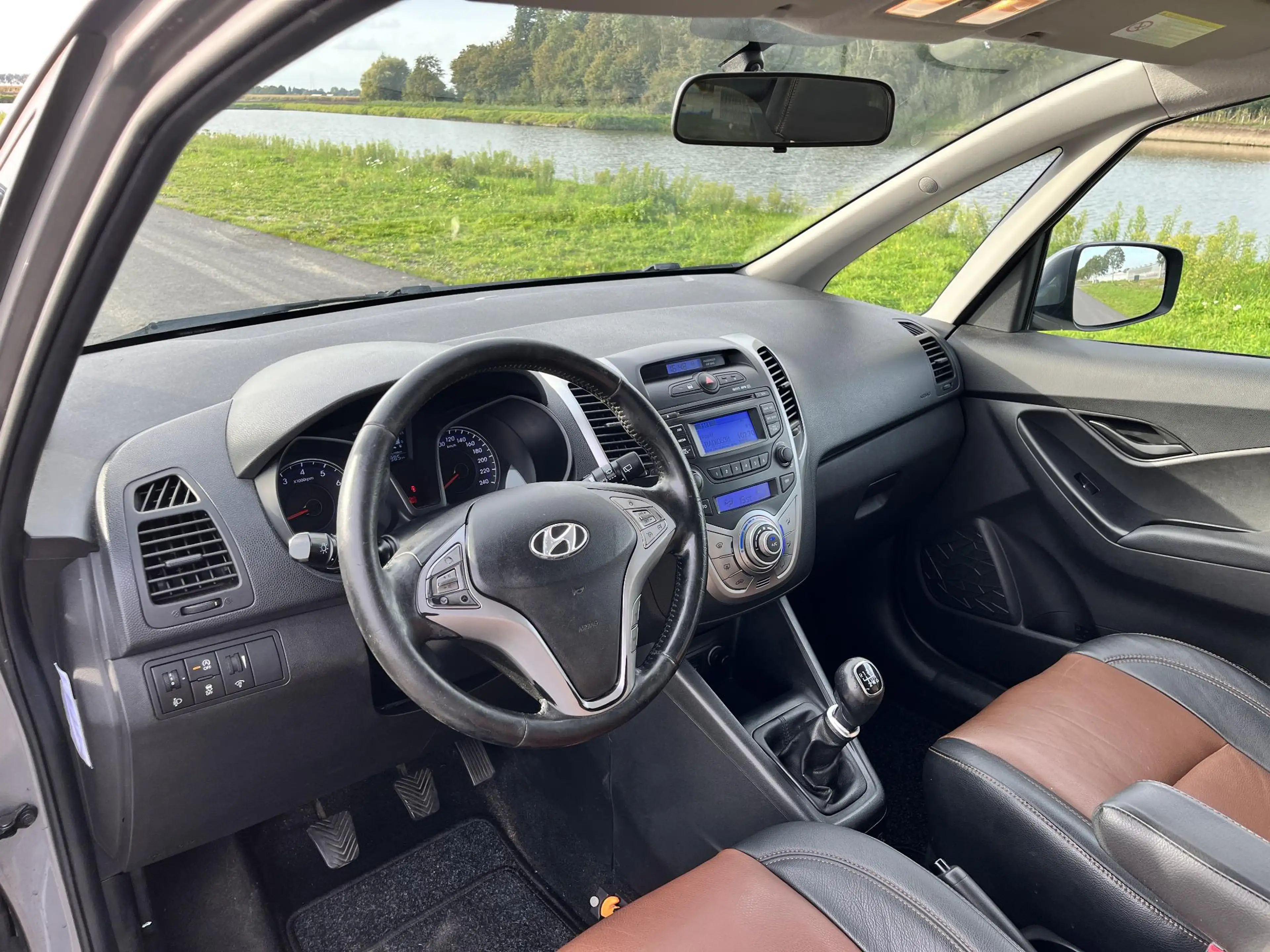 Hyundai iX20 1.6i i-Vision Clima, cruise, leder, trekhaak — photo 11