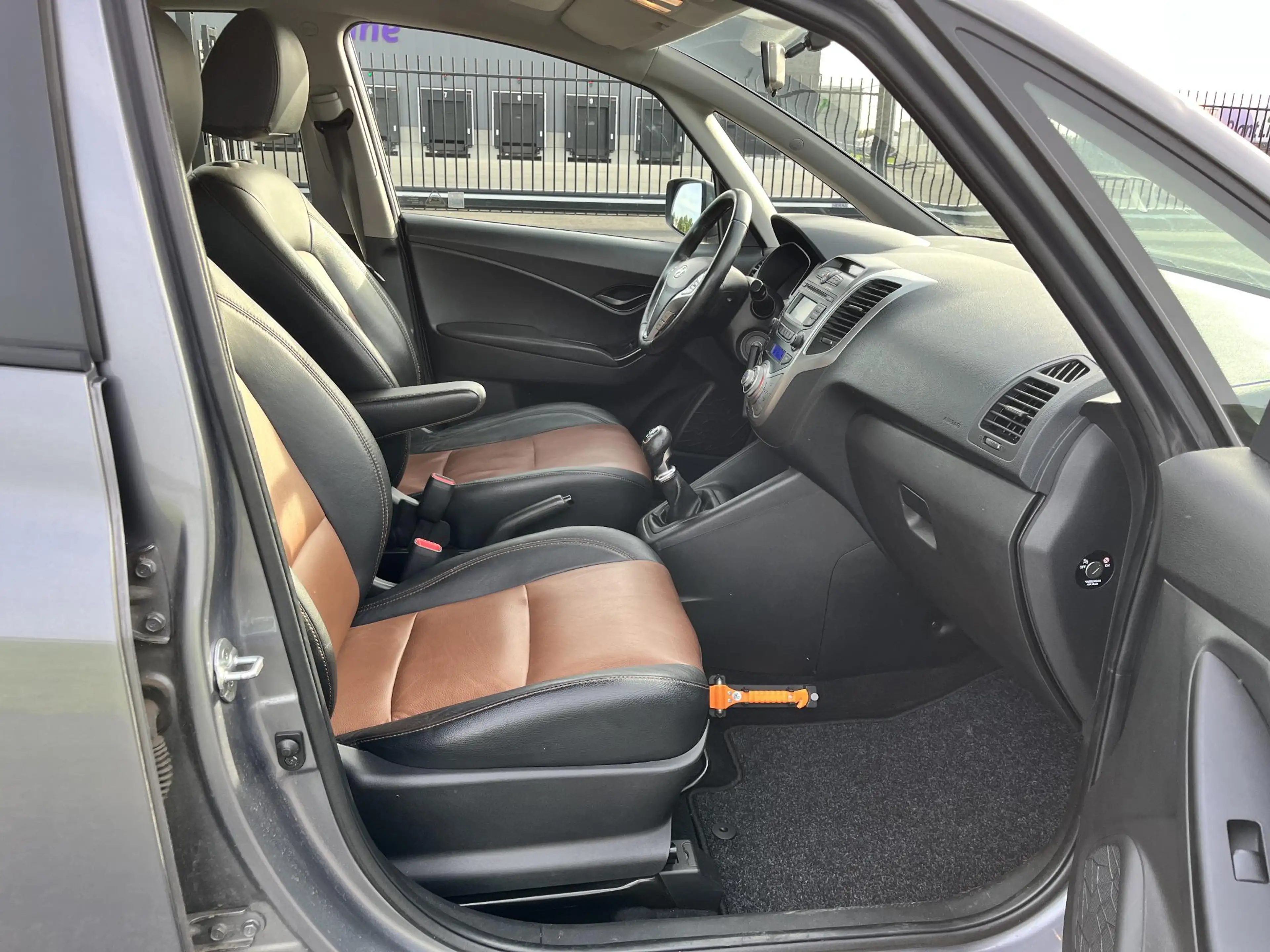 Hyundai iX20 1.6i i-Vision Clima, cruise, leder, trekhaak — photo 16