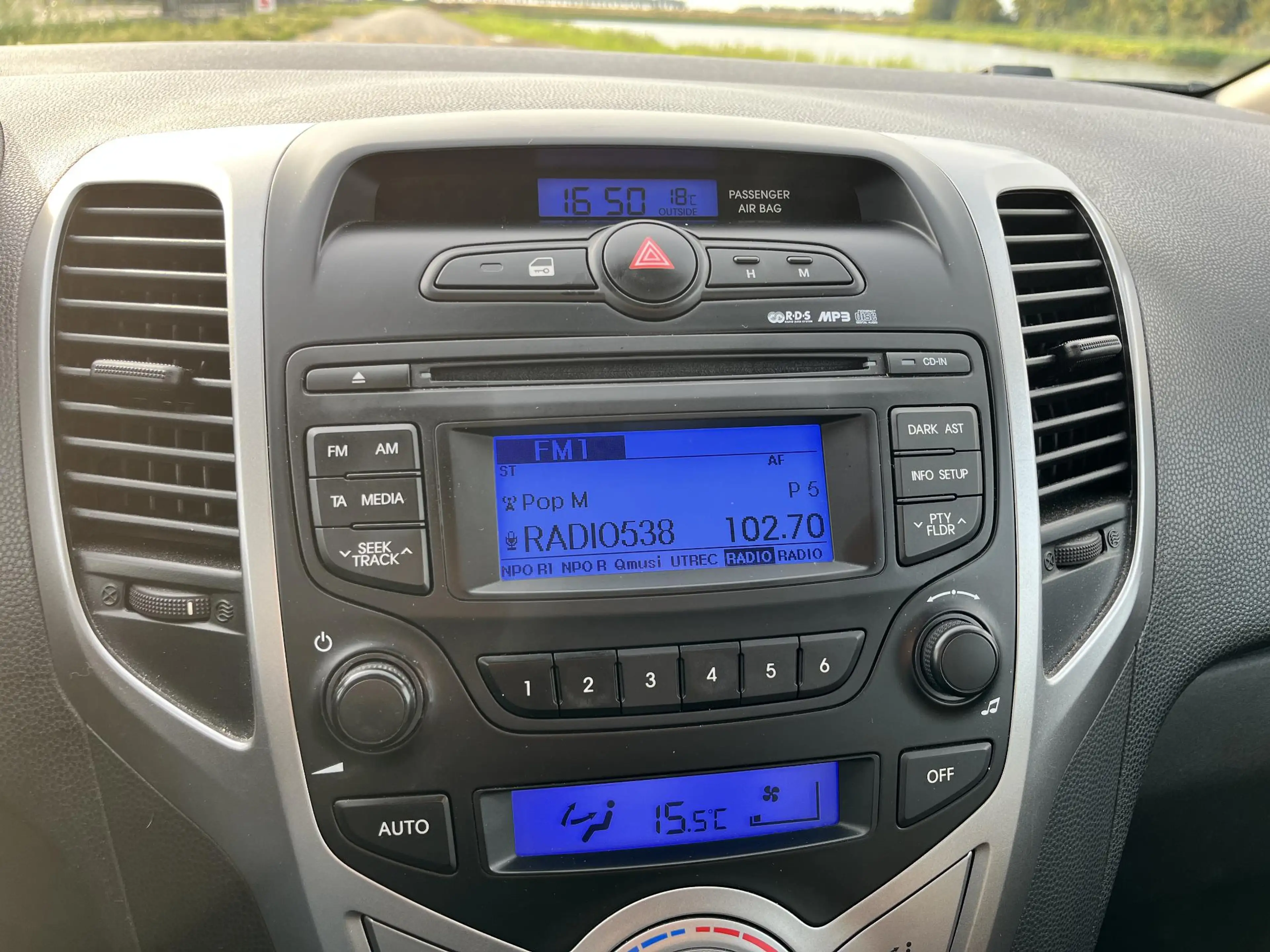 Hyundai iX20 1.6i i-Vision Clima, cruise, leder, trekhaak — photo 26