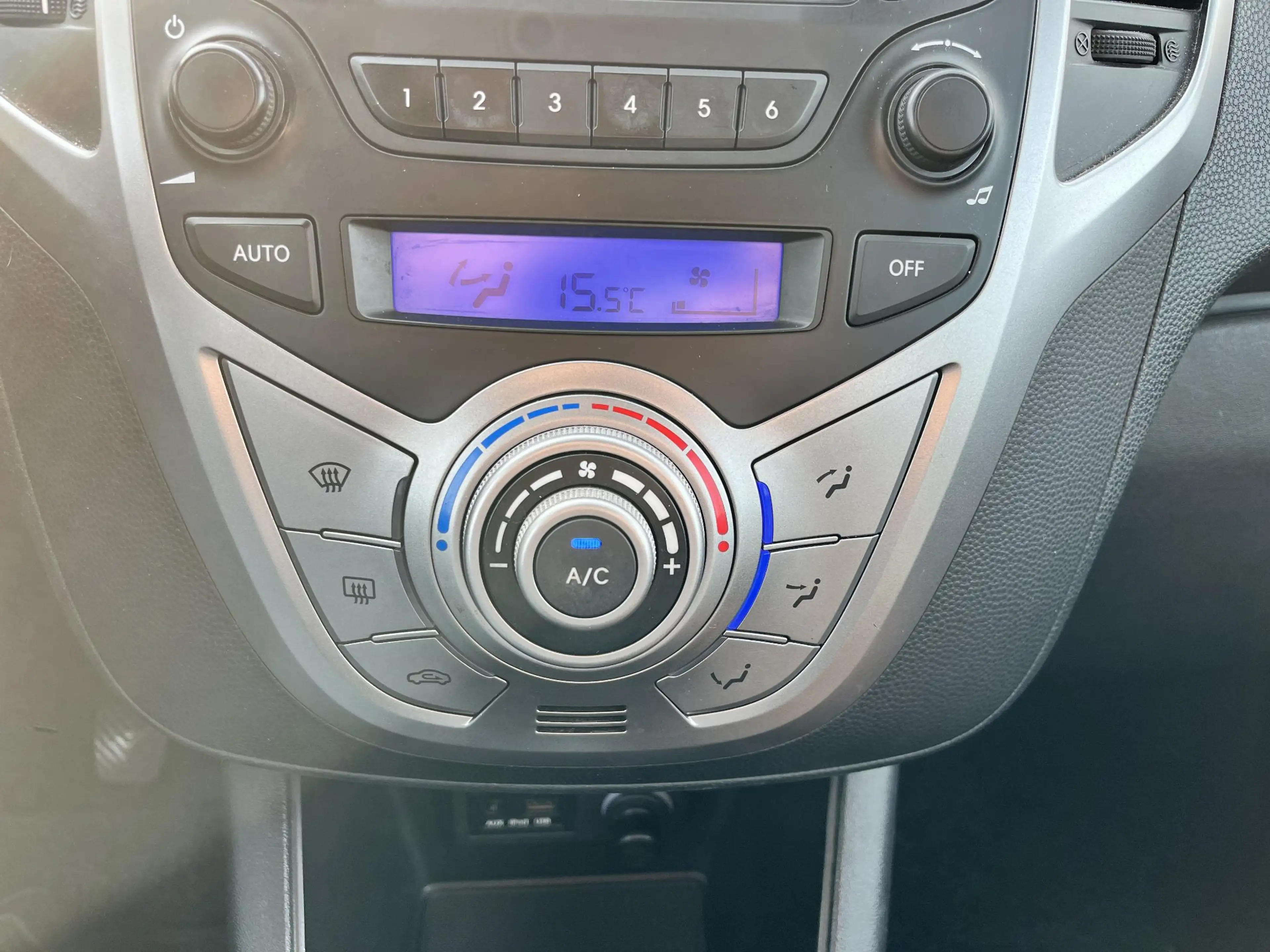 Hyundai iX20 1.6i i-Vision Clima, cruise, leder, trekhaak — photo 25