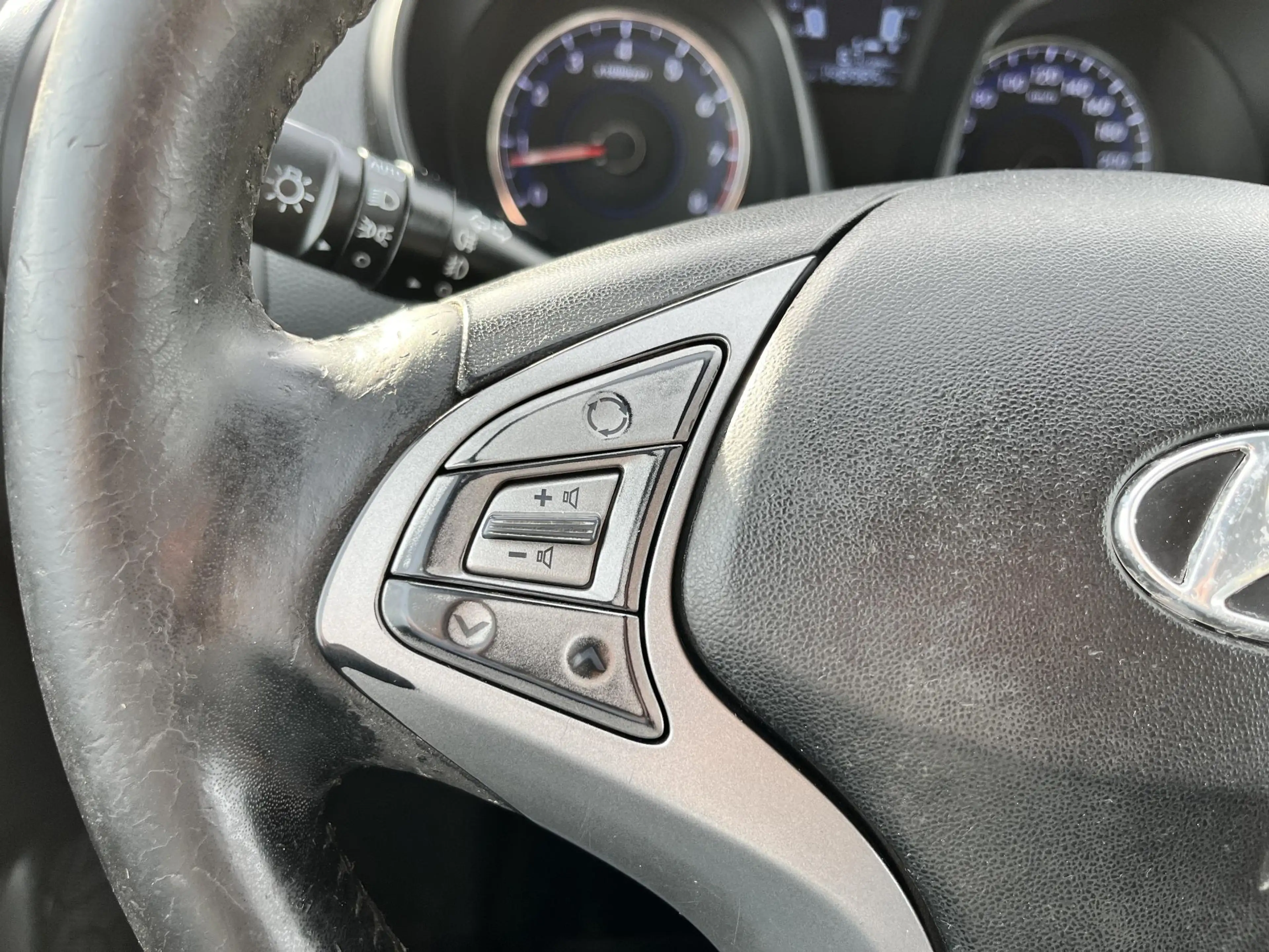 Hyundai iX20 1.6i i-Vision Clima, cruise, leder, trekhaak — photo 29