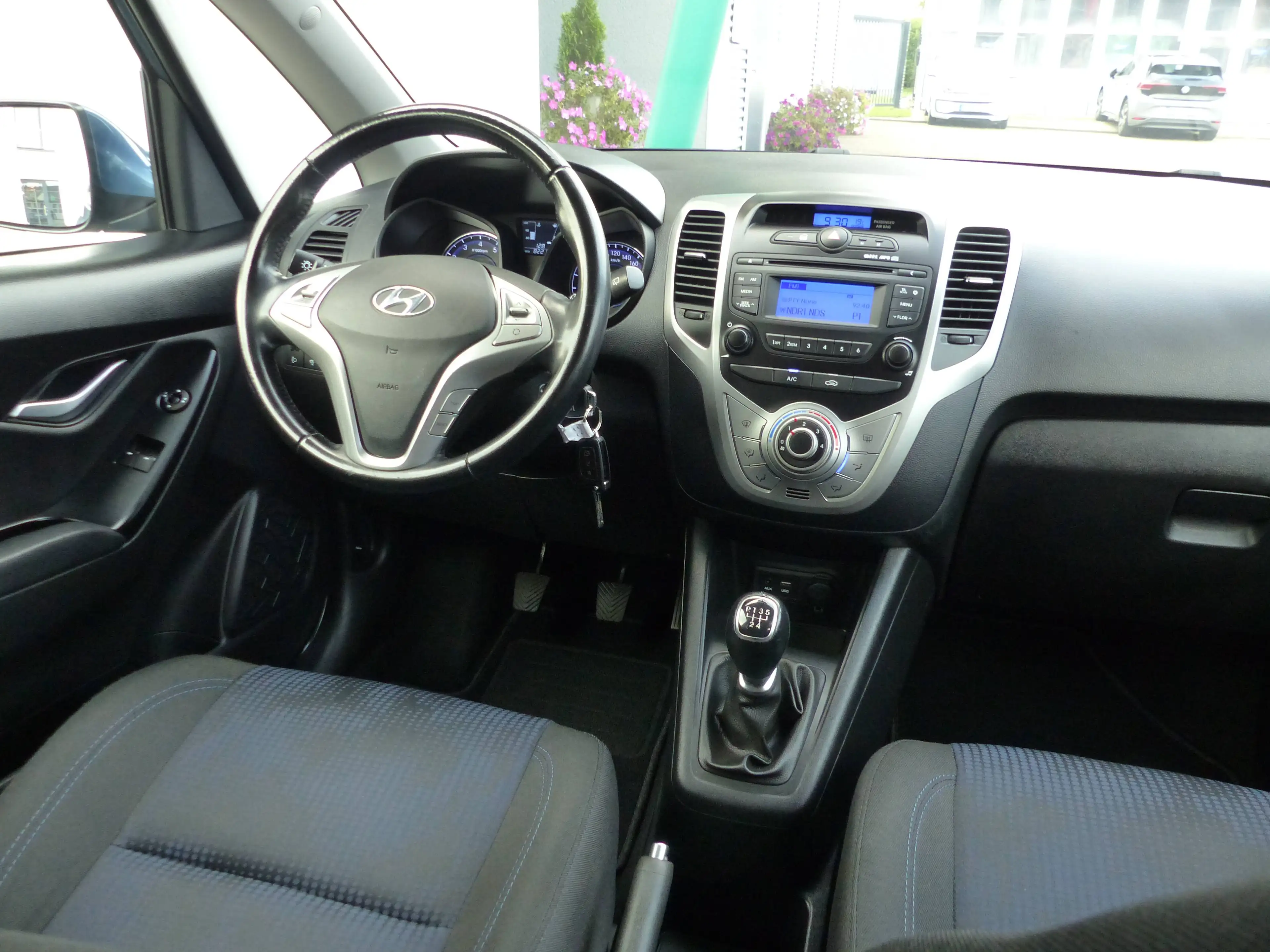 Hyundai iX20 Klimaanlage, elektrische Fensterheber, elektrische Außenspiegel, Metallic — photo 15