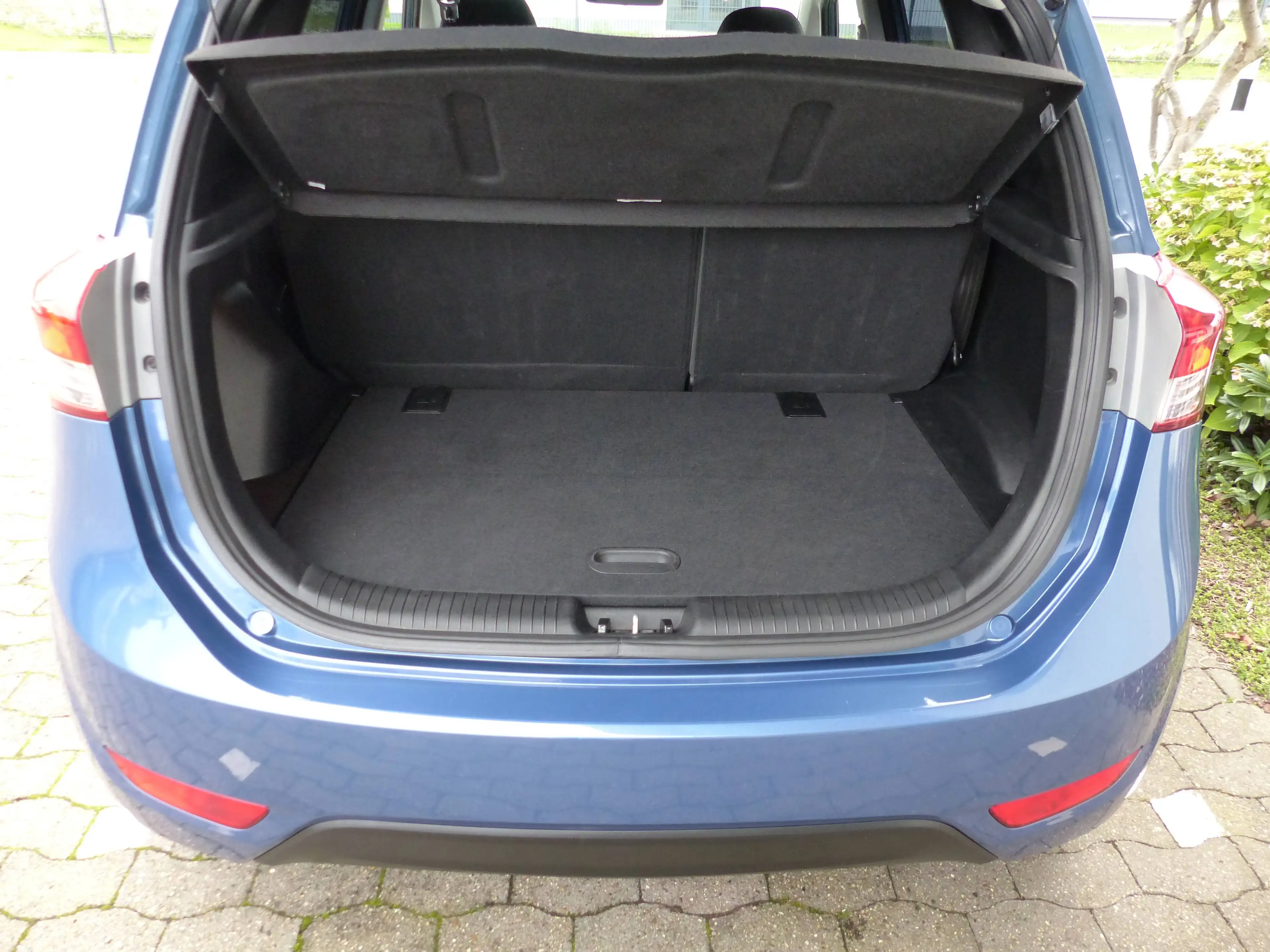 Hyundai iX20 Klimaanlage, elektrische Fensterheber, elektrische Außenspiegel, Metallic — photo 5