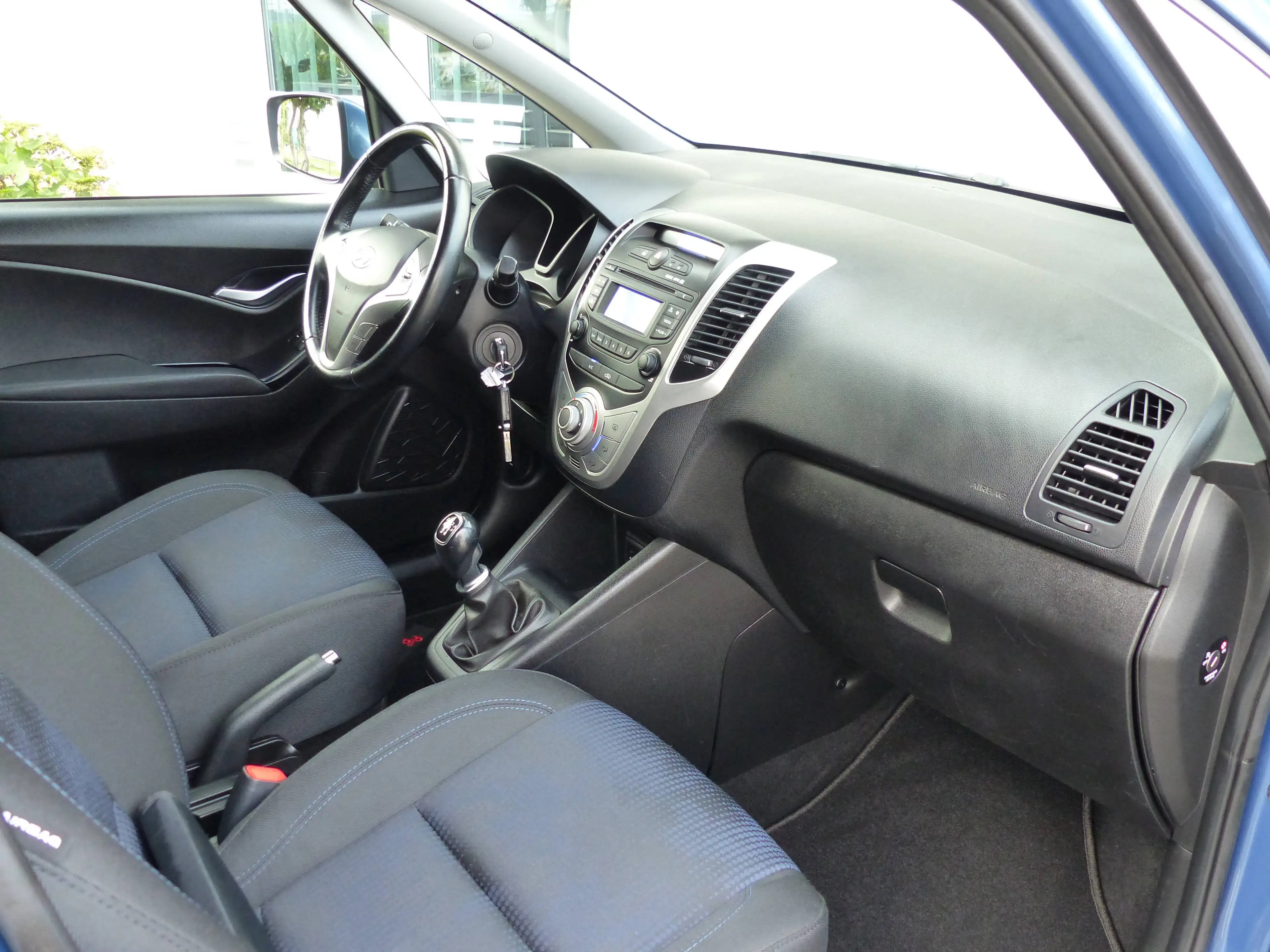 Hyundai iX20 Klimaanlage, elektrische Fensterheber, elektrische Außenspiegel, Metallic — photo 14