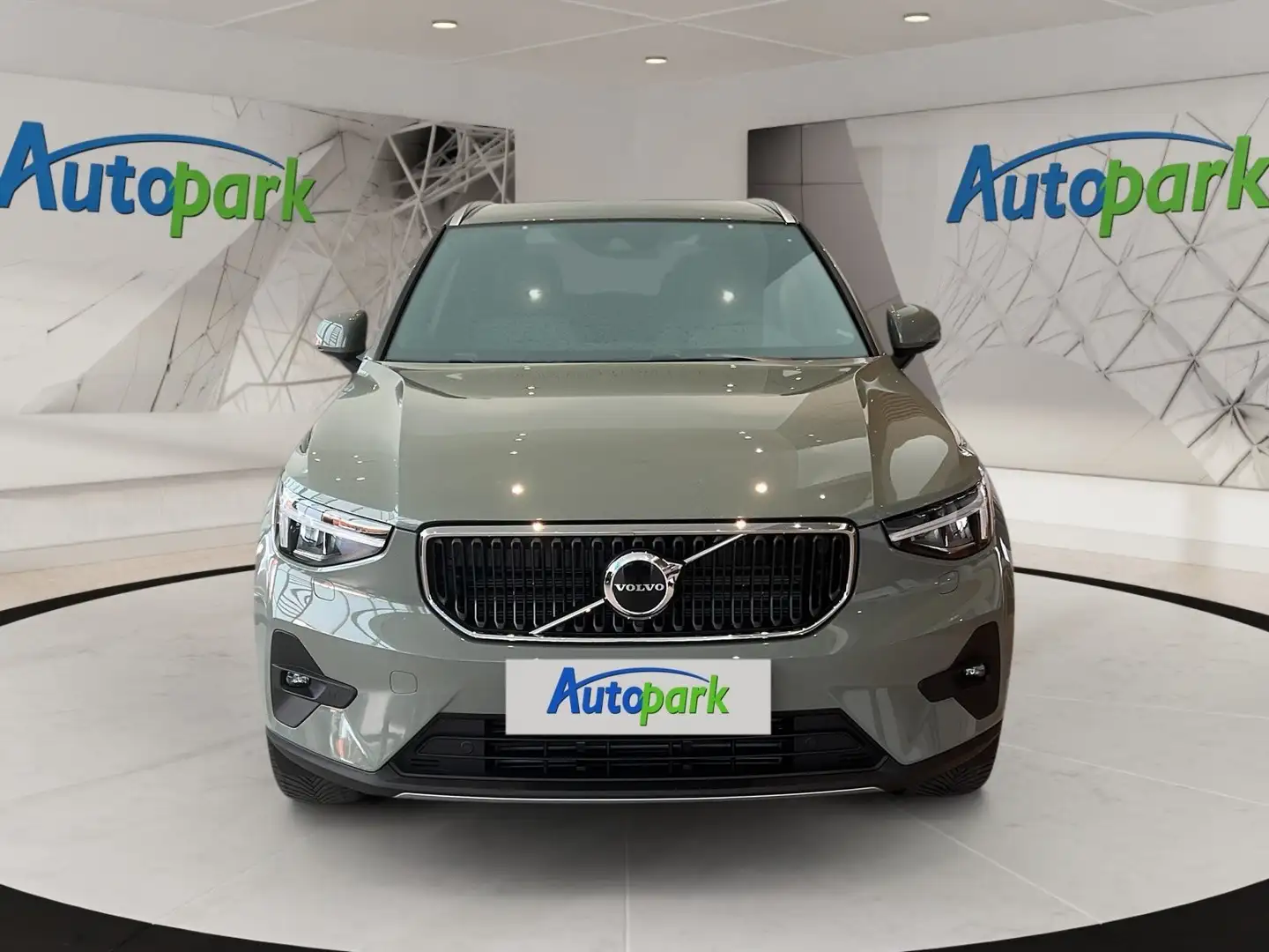 Volvo XC40 T2 Automatikgetriebe Core Grün - 2