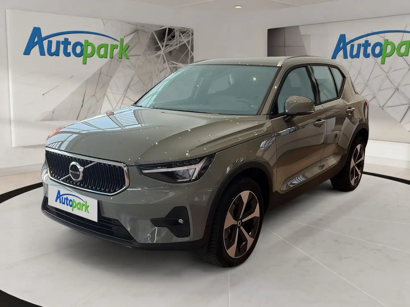 Volvo XC40 T2 Automatikgetriebe Core Grün - 1