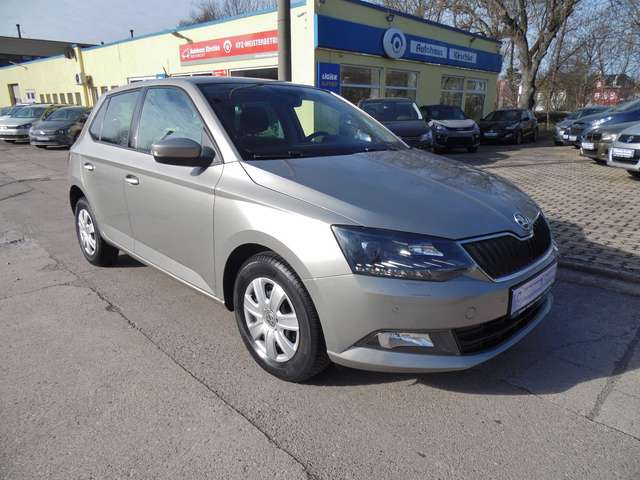 Imagine Skoda Fabia Joy/Navi/PDC/Temp./SHZ/1.Hand