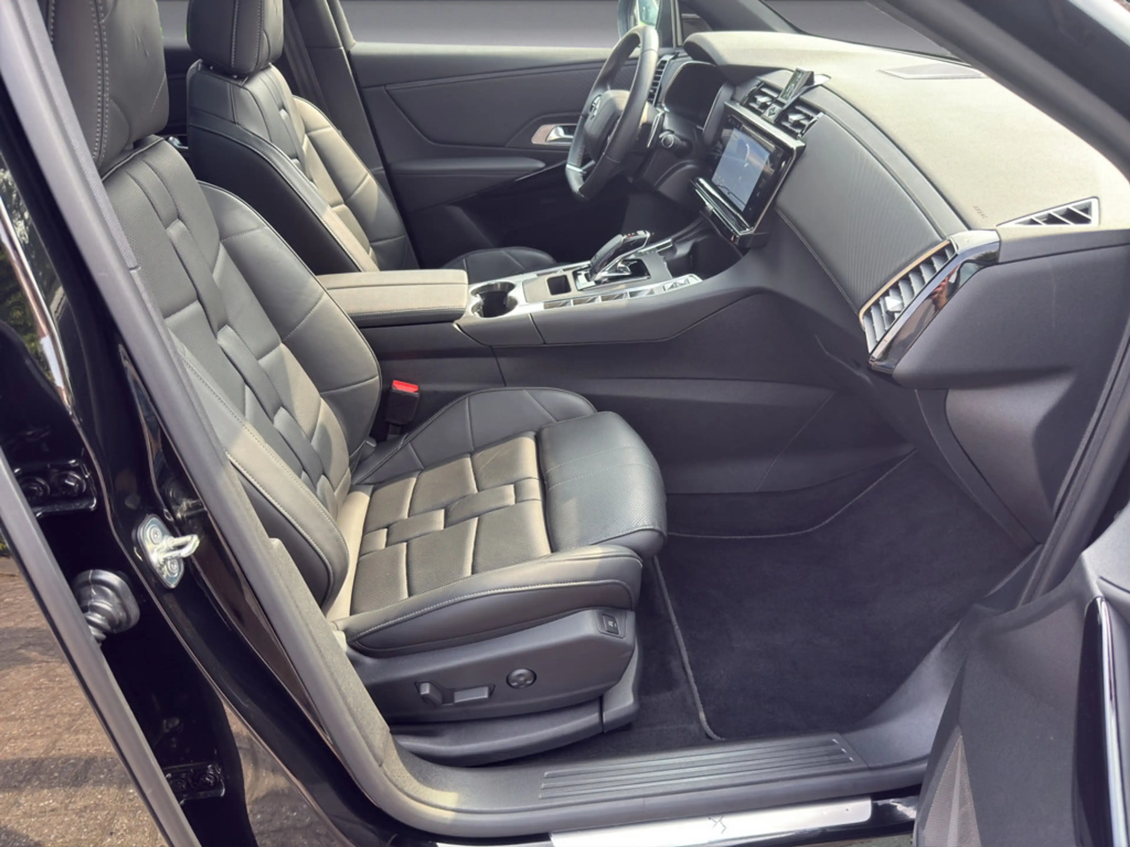 DS Automobiles DS 7 BlueHDI 130 Aut. OPERA LEDER Panoramadach — photo 11