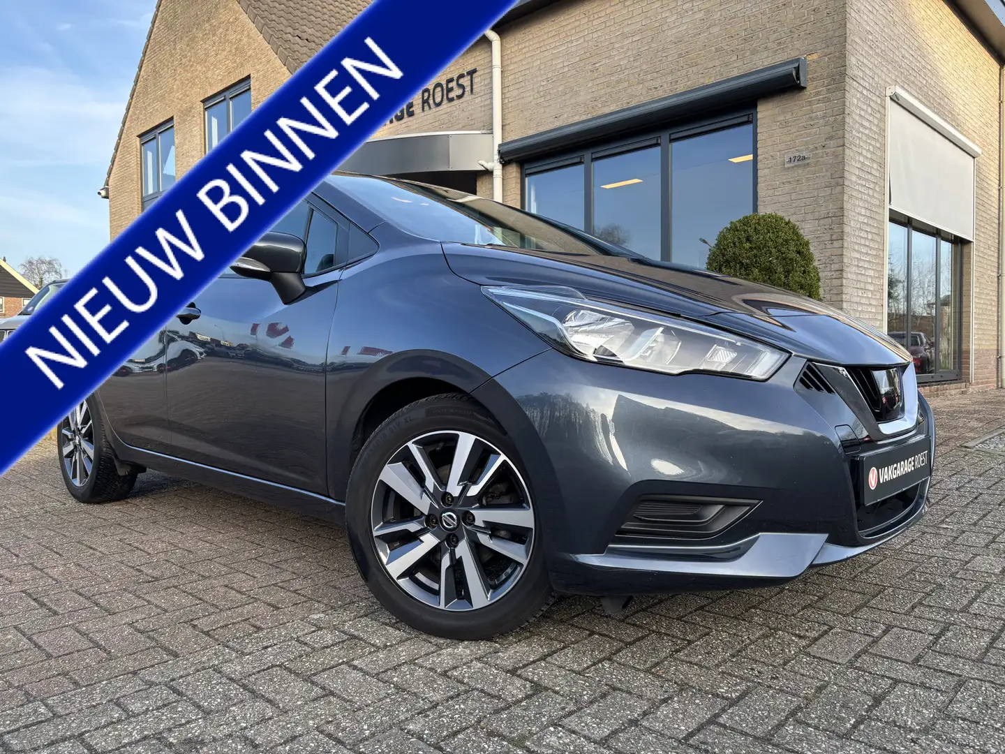 Nissan Micra 0.9 IG-T N-Connecta Navigatie / Camera / All-Seaso Grijs - 1
