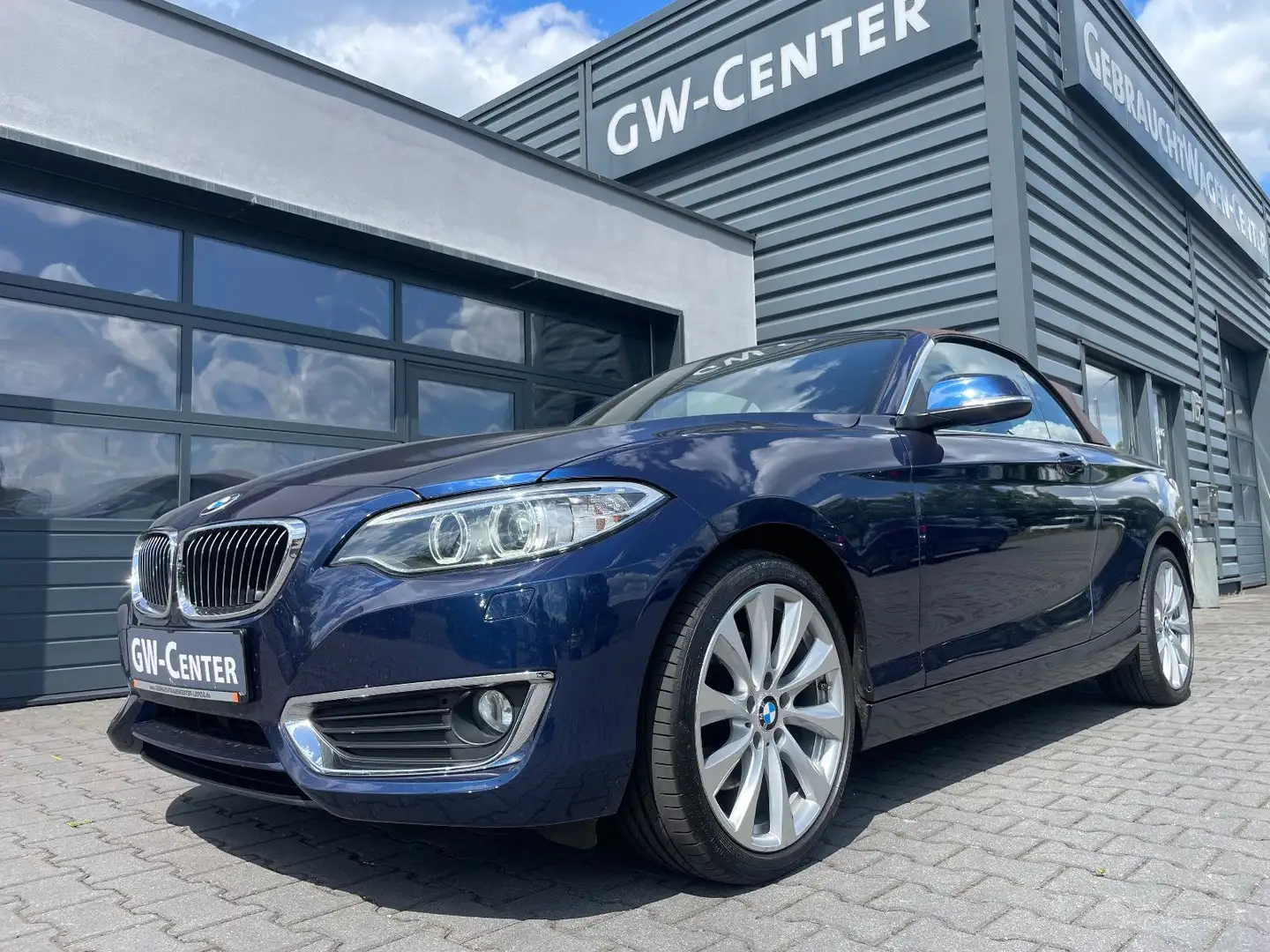BMW 220 i Luxury Line / Navi / Bi-Xenon / Leder Bleu - 1
