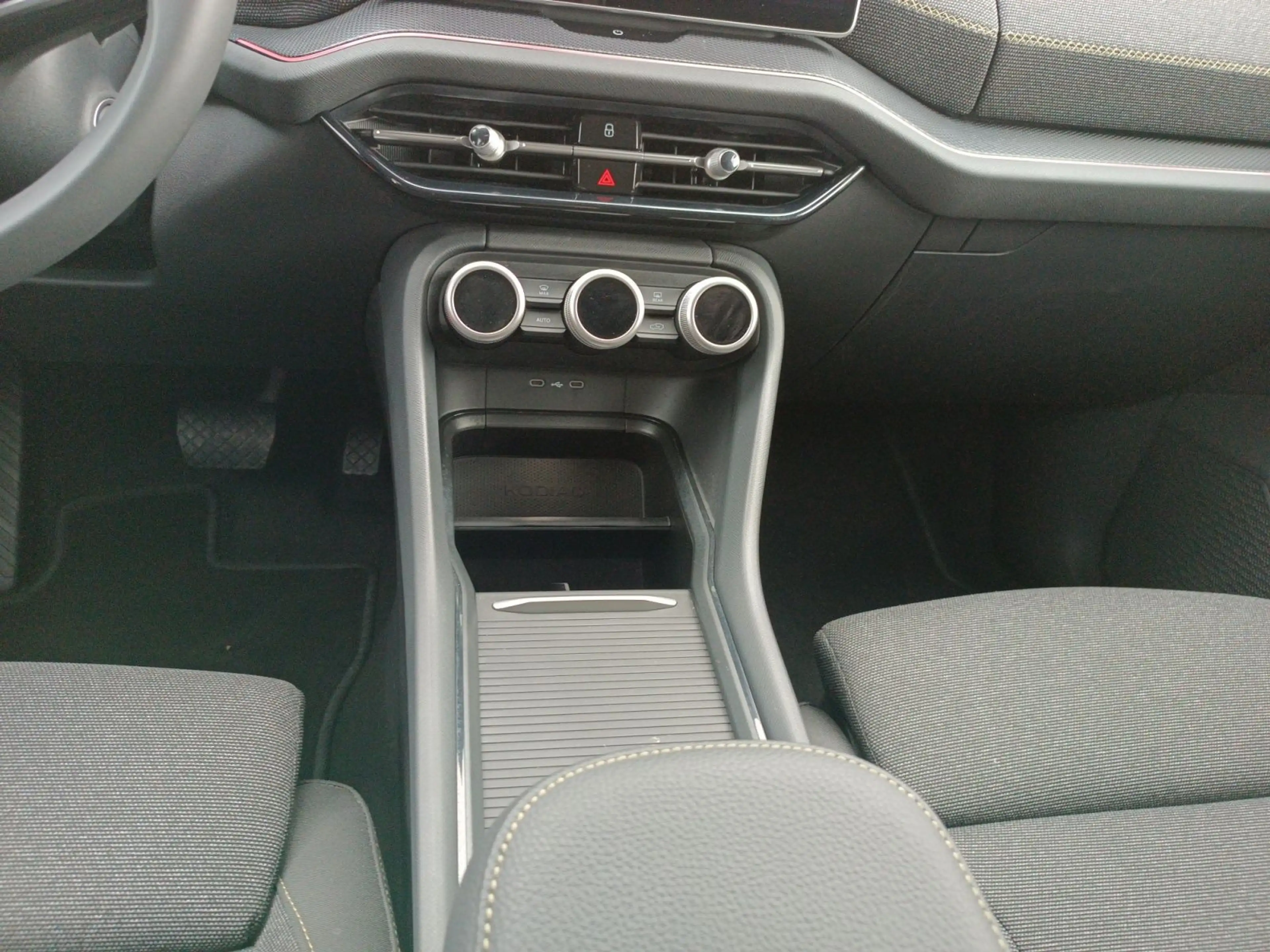 Skoda Kodiaq 2.0 TDI DSG 4x4 Selection 7-Sitzer *AHK*M — photo 12