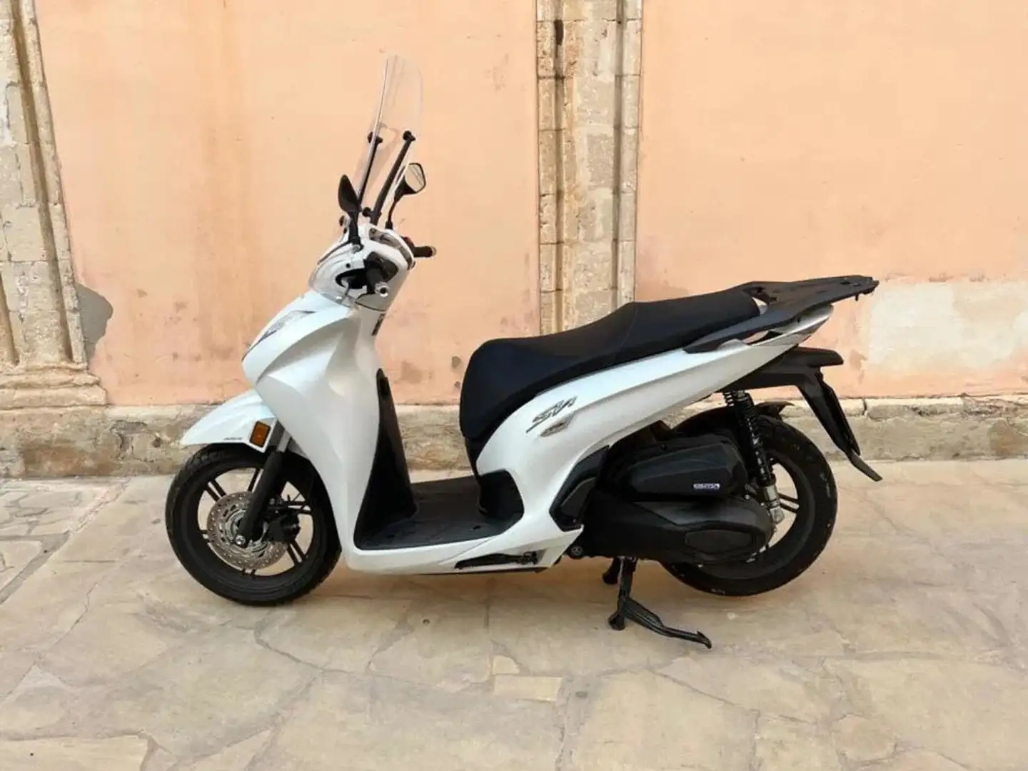 Honda SH 350i Bianco - 1