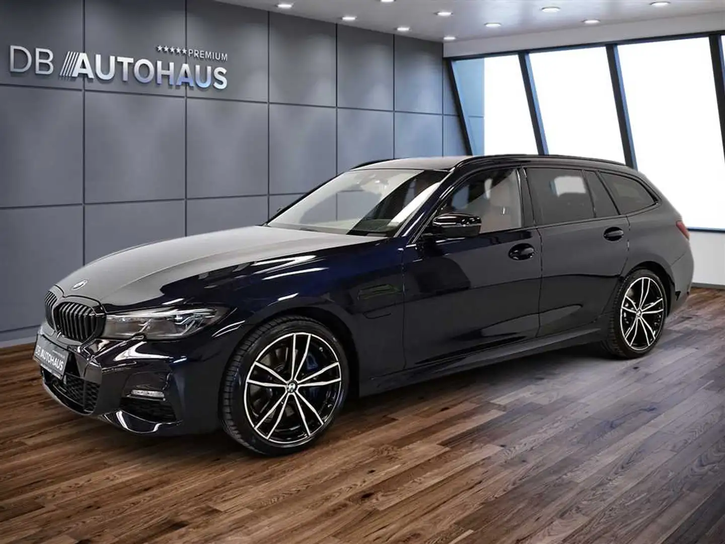 BMW 330 e Touring M Sport Steptronic Blau - 1