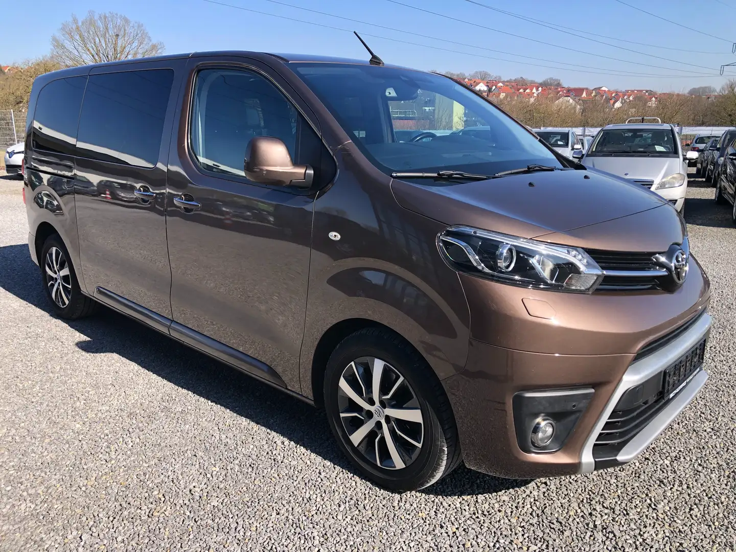 Toyota Proace L1 Executive Vollausstattung*1.Hand* Braun - 2