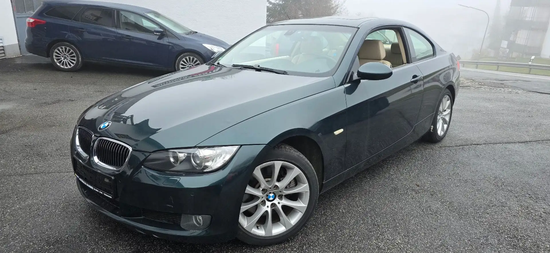 BMW 330 i xDrive, 4x4, 1. Hand, Standheitzung Grün - 1