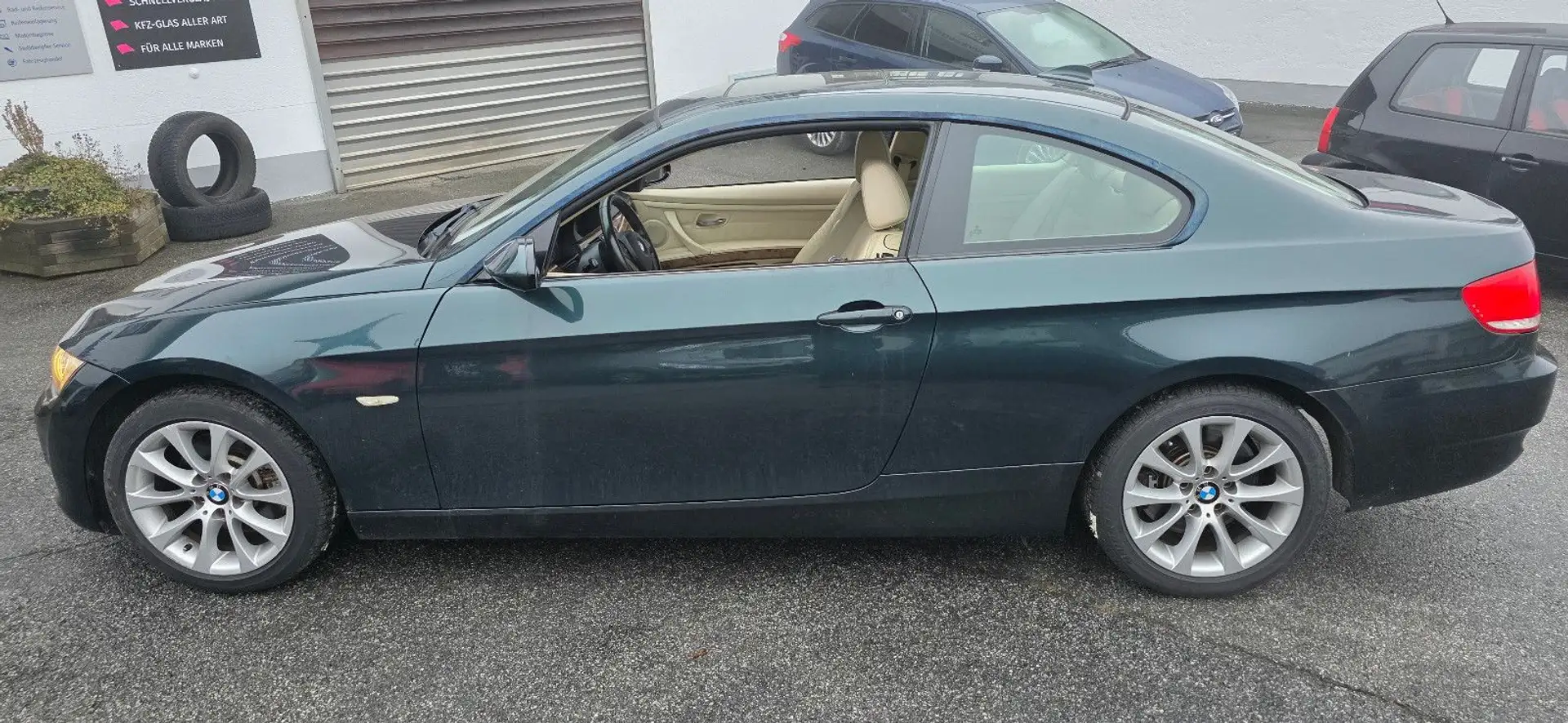 BMW 330 i xDrive, 4x4, 1. Hand, Standheitzung Grün - 2