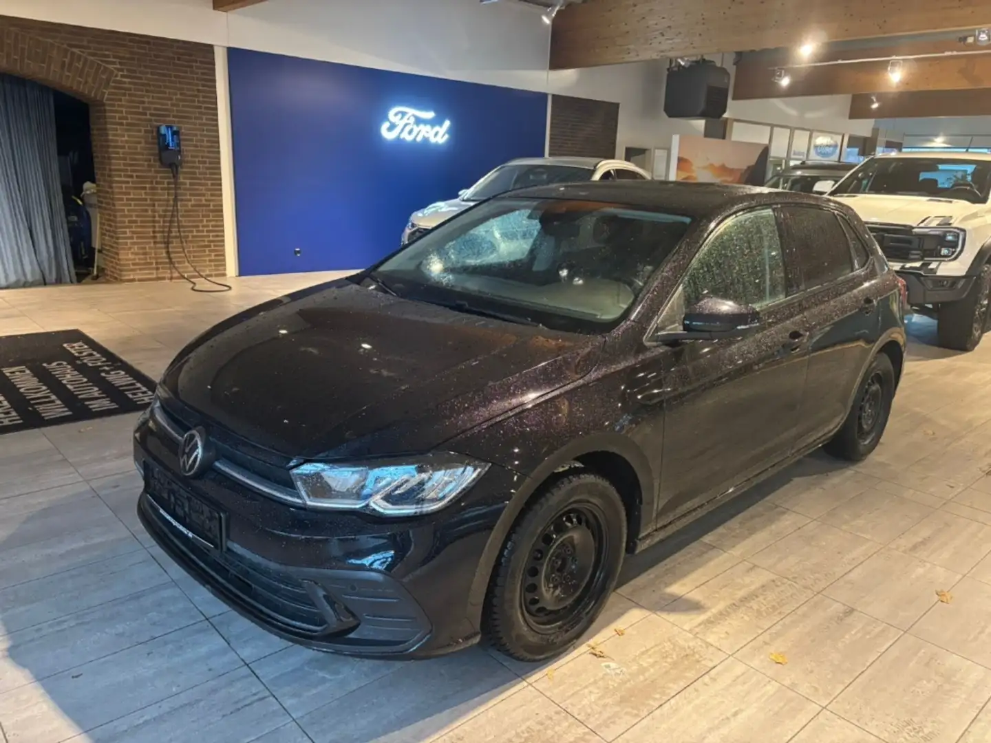 Volkswagen Polo VI Life VW LIFE NAVI / LED / PDC / GJR Schwarz - 2