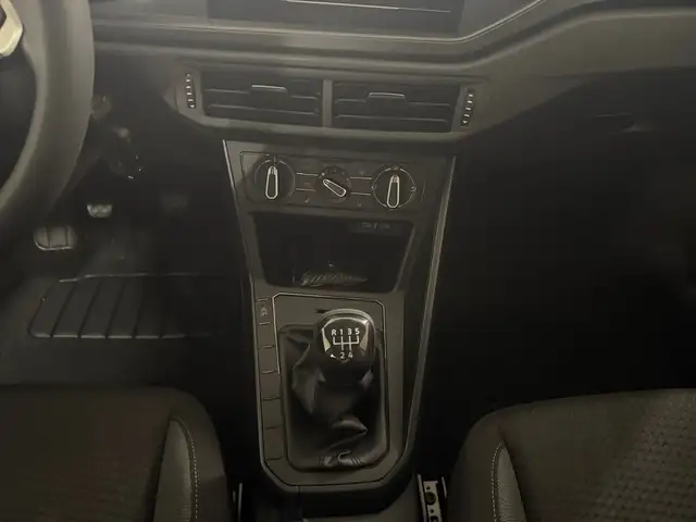 Volkswagen Polo view 14