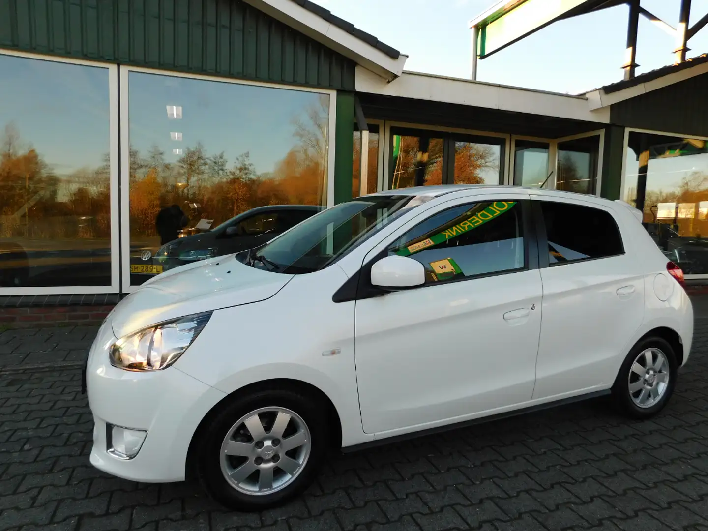 Mitsubishi Space Star 1.0 71PK BRIGHT!! All-in Prijs! Weiß - 1