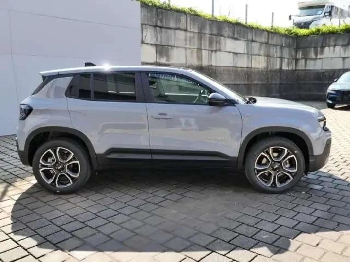 Jeep Avenger Summit e-Hybrid 1.2 Gris - 2