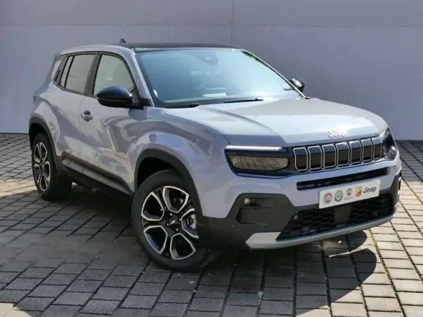 Jeep Avenger Summit e-Hybrid 1.2 Gris - 1