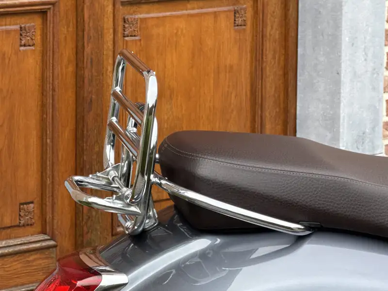 Vespa GTS Touring 300 - foto 5