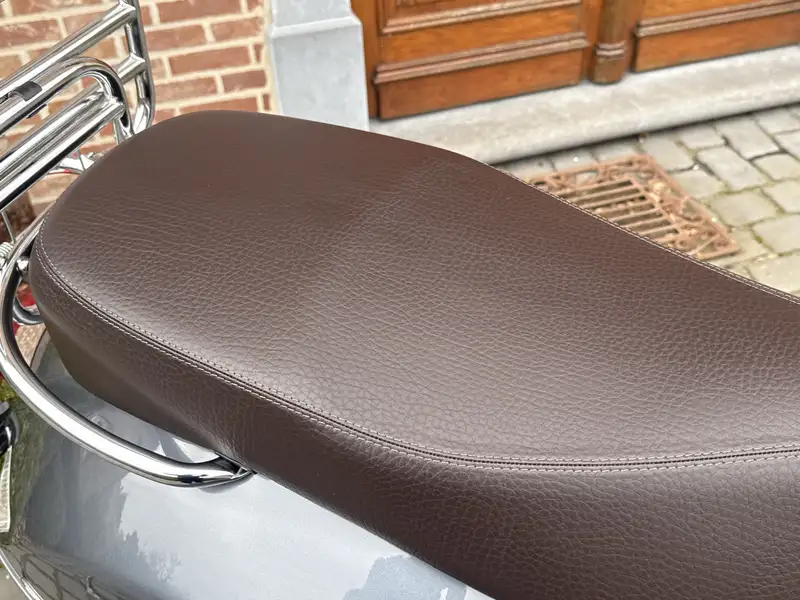 Vespa GTS Touring 300 - foto 6