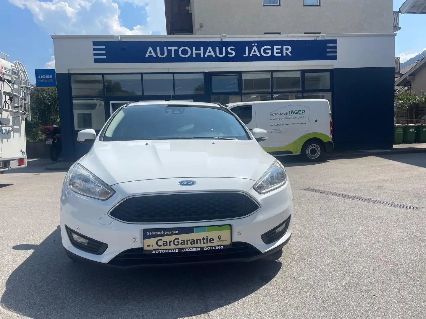 Ford Focus Focus Traveller Trend 1.0 Eco Boost Start/Stop Weiß - 1