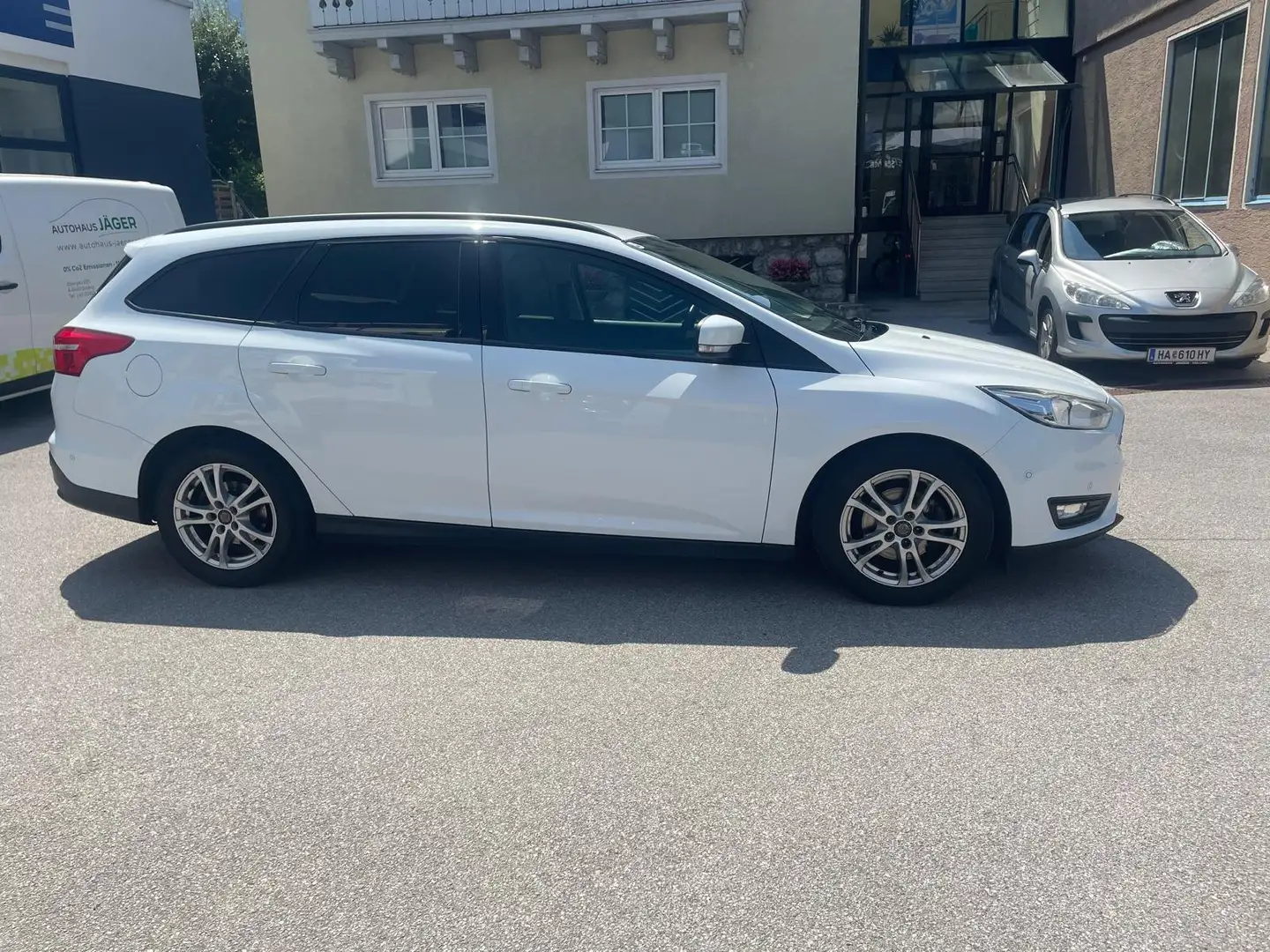 Ford Focus Focus Traveller Trend 1.0 Eco Boost Start/Stop Weiß - 2