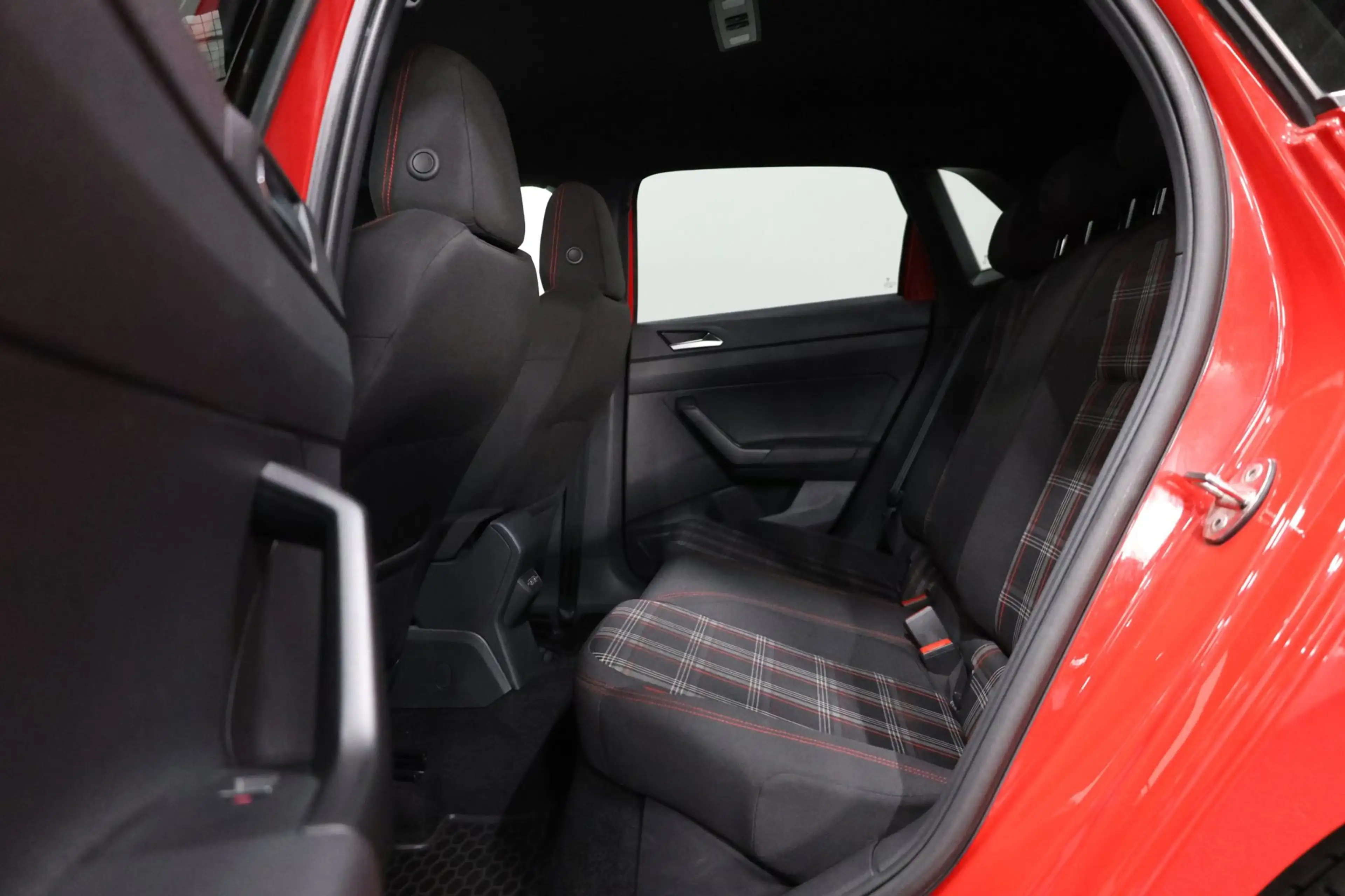 Volkswagen Polo GTI 2.0 TSI 200+PK LED/VIRTUAL/S.VERWARMING/18" LMV/PD — photo 10