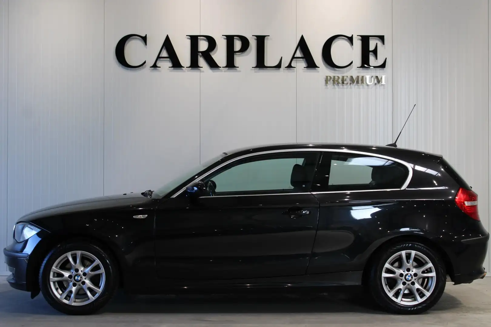 BMW 116 1-serie 116i Business Line-only export Zwart - 2