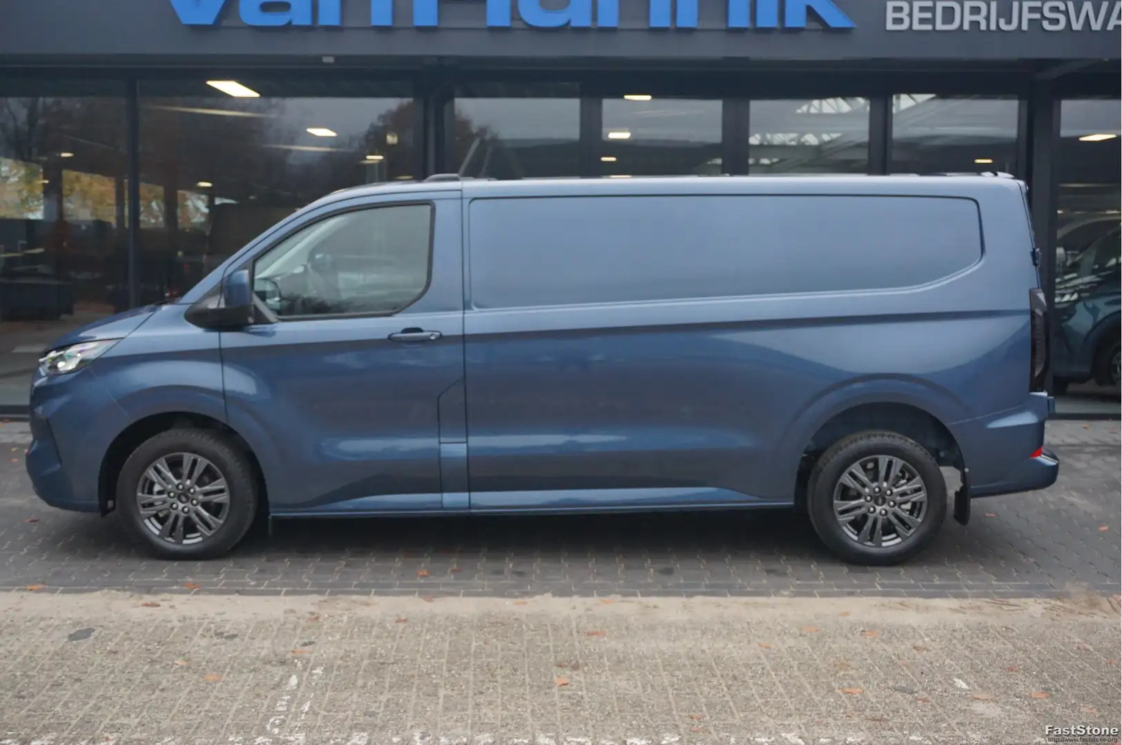 Ford Transit Custom 320L 170PK Aut. Limited BPM VRIJ!! 13" Navi, Adap. Blauw - 2