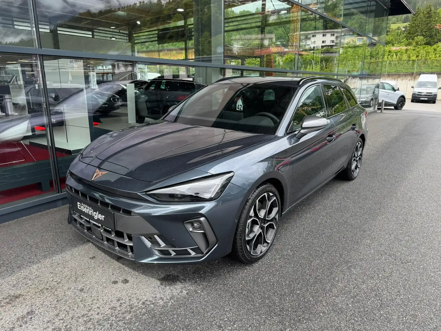 CUPRA Leon e-HYBRID 150/204 Grau - 1