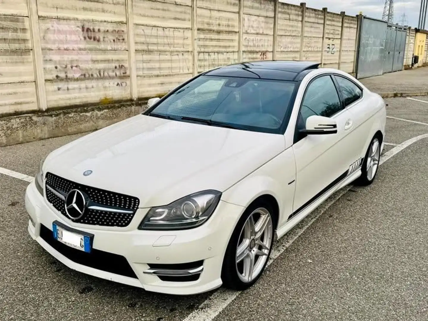 Mercedes-Benz C 220 C Coupe 220 Cdi (be) Avantgarde AMG - 2