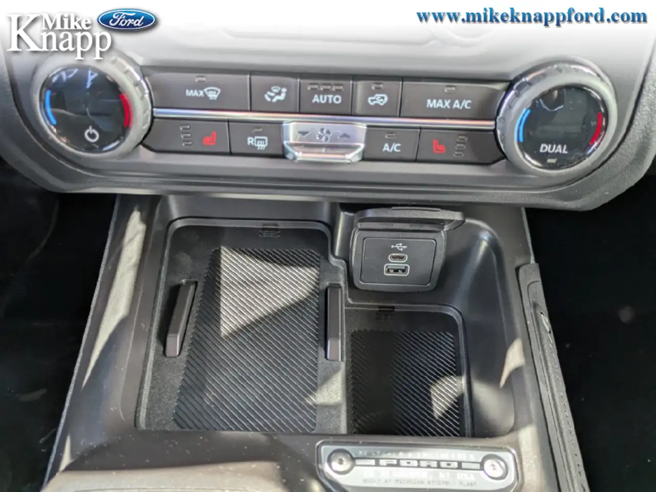 Ford Bronco снимка Ford Bronco