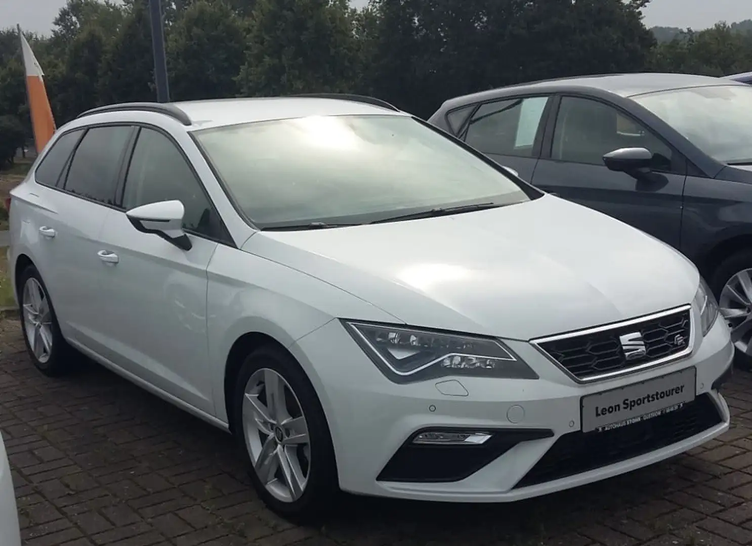 SEAT Leon FR Weiß - 1