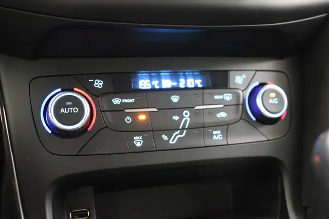 Ford Focus view 7