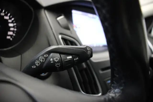 Ford Focus view 25